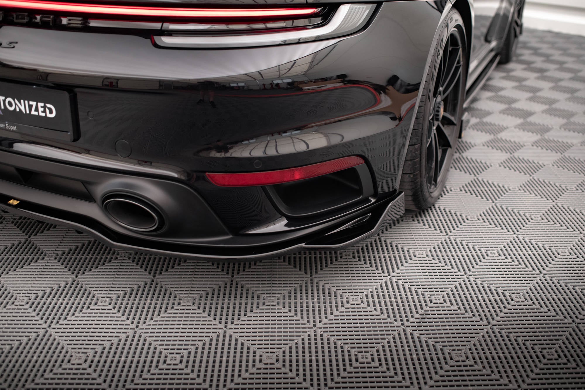 Prelungire splitter bara spate Porsche 911 Turbo S 992 2020- v3 - Maxton Design