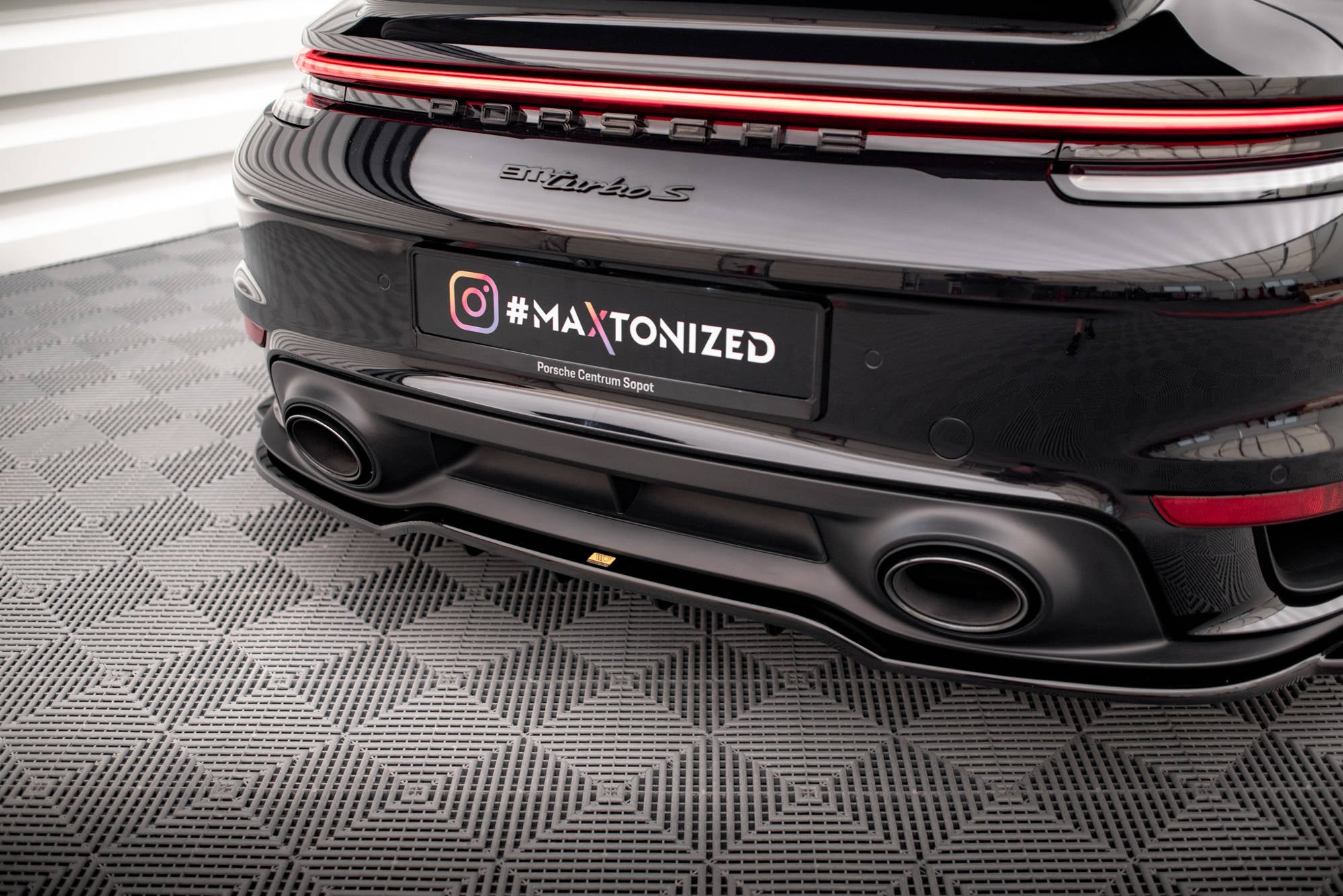 Prelungire splitter bara spate Porsche 911 Turbo S 992 2020- v3 - Maxton Design