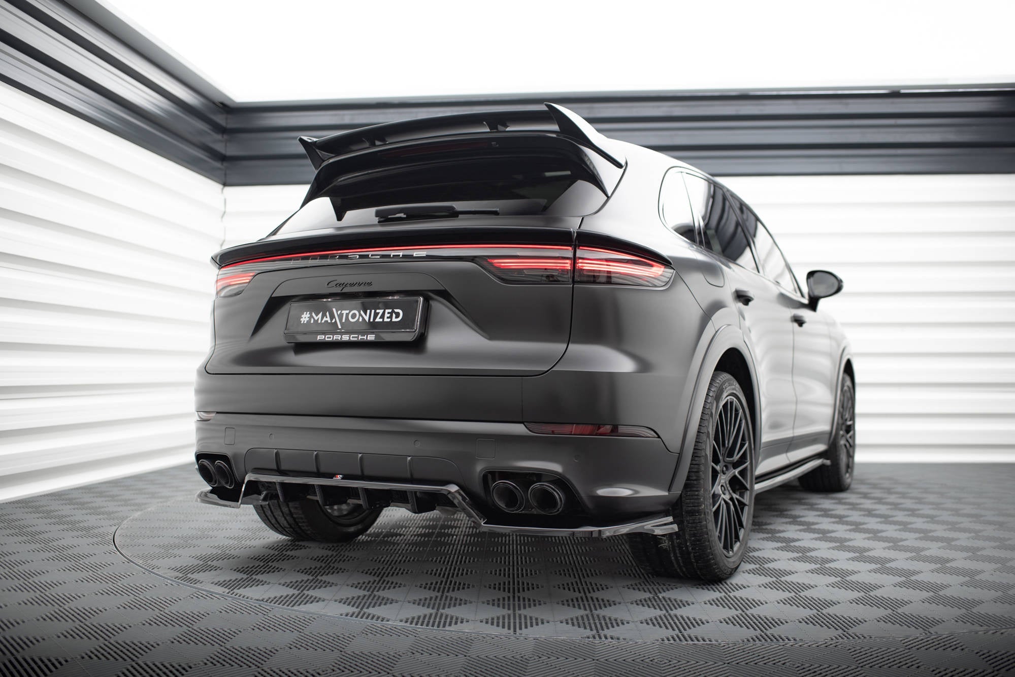 Prelungire splitter bara spate Porsche Cayenne Sport Design Mk3 2018-2023 v1 - Maxton Design