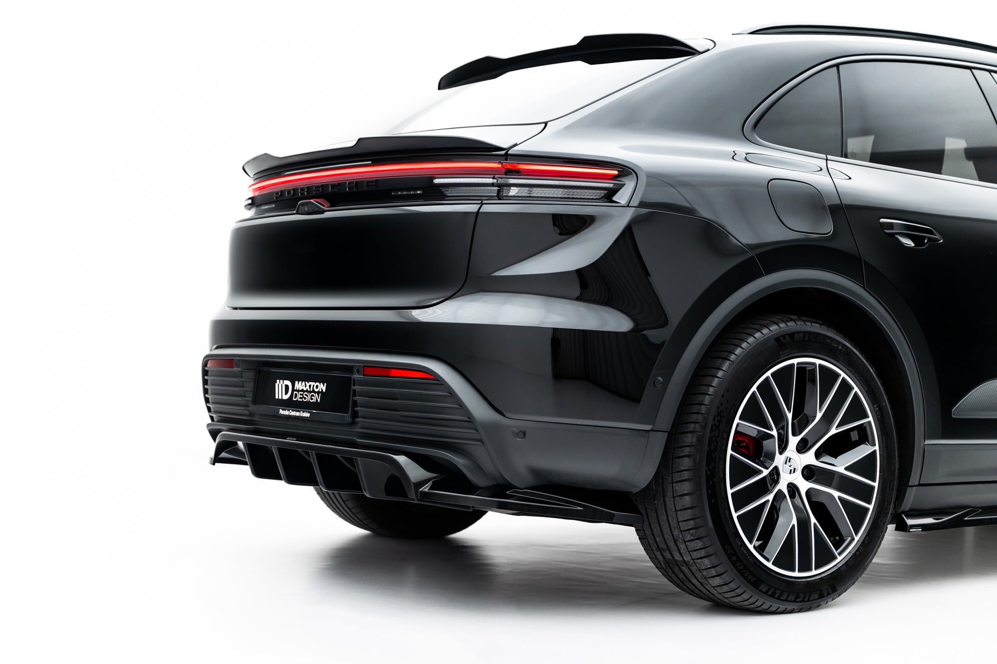 Prelungire splitter bara spate Porsche Macan EV Mk1 2024- v1 - Maxton Design