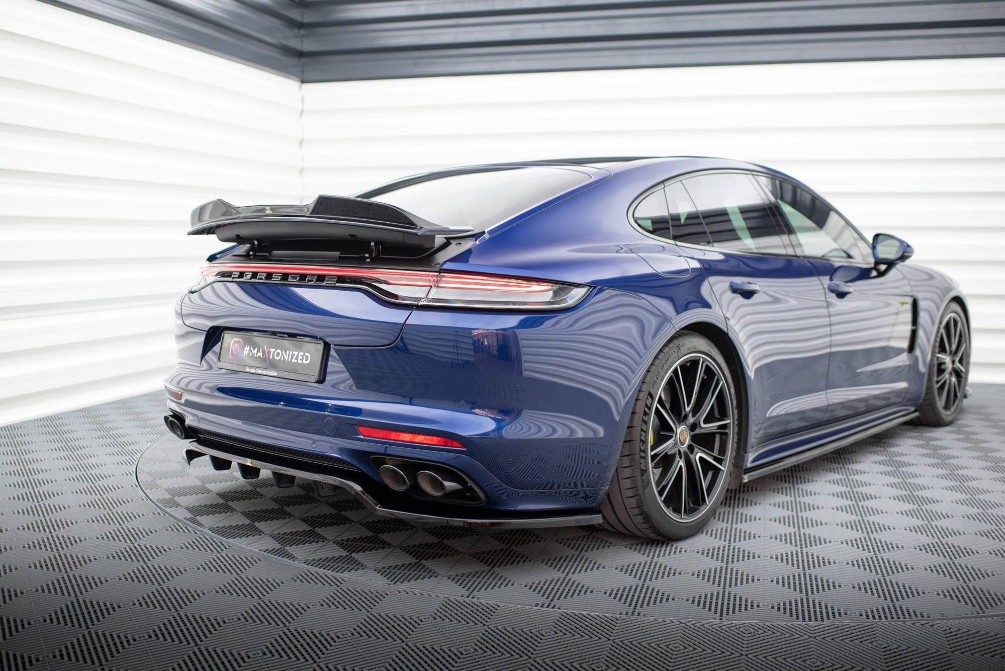Prelungire splitter bara spate Porsche Panamera E-Hybrid 971 Facelift 2020- v4 - Maxton Design
