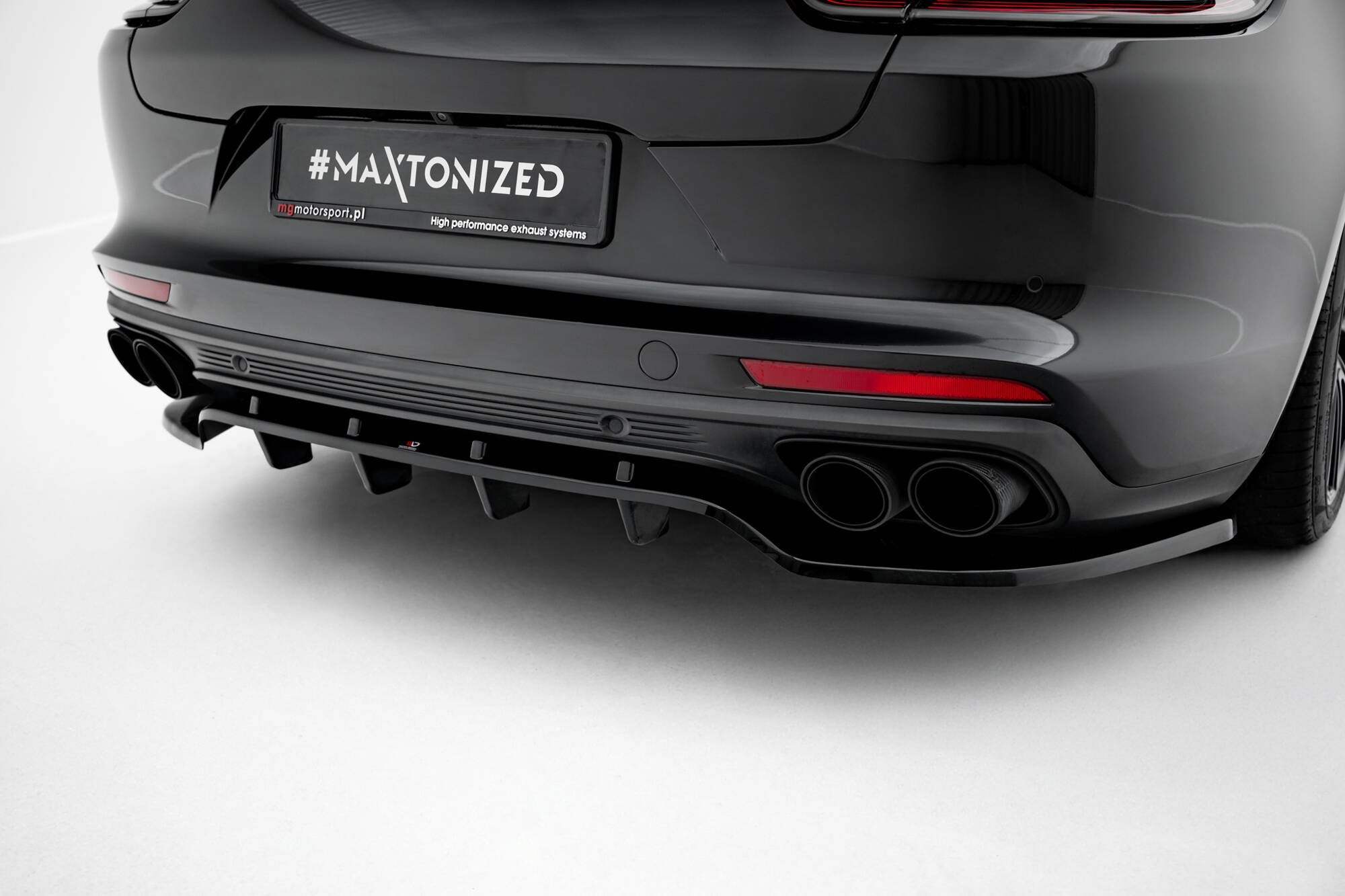 Prelungire splitter bara spate Porsche Panamera E-Hybrid 971 2016-2020 v3 - Maxton Design
