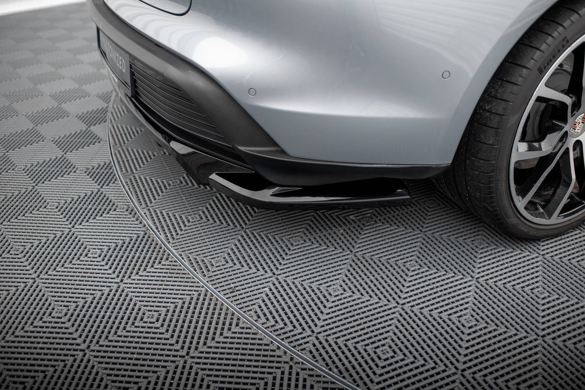 Prelungire splitter bara spate Porsche Taycan Taycan 4 Taycan 4S Taycan GTS Mk1 2019- v1 - Maxton Design