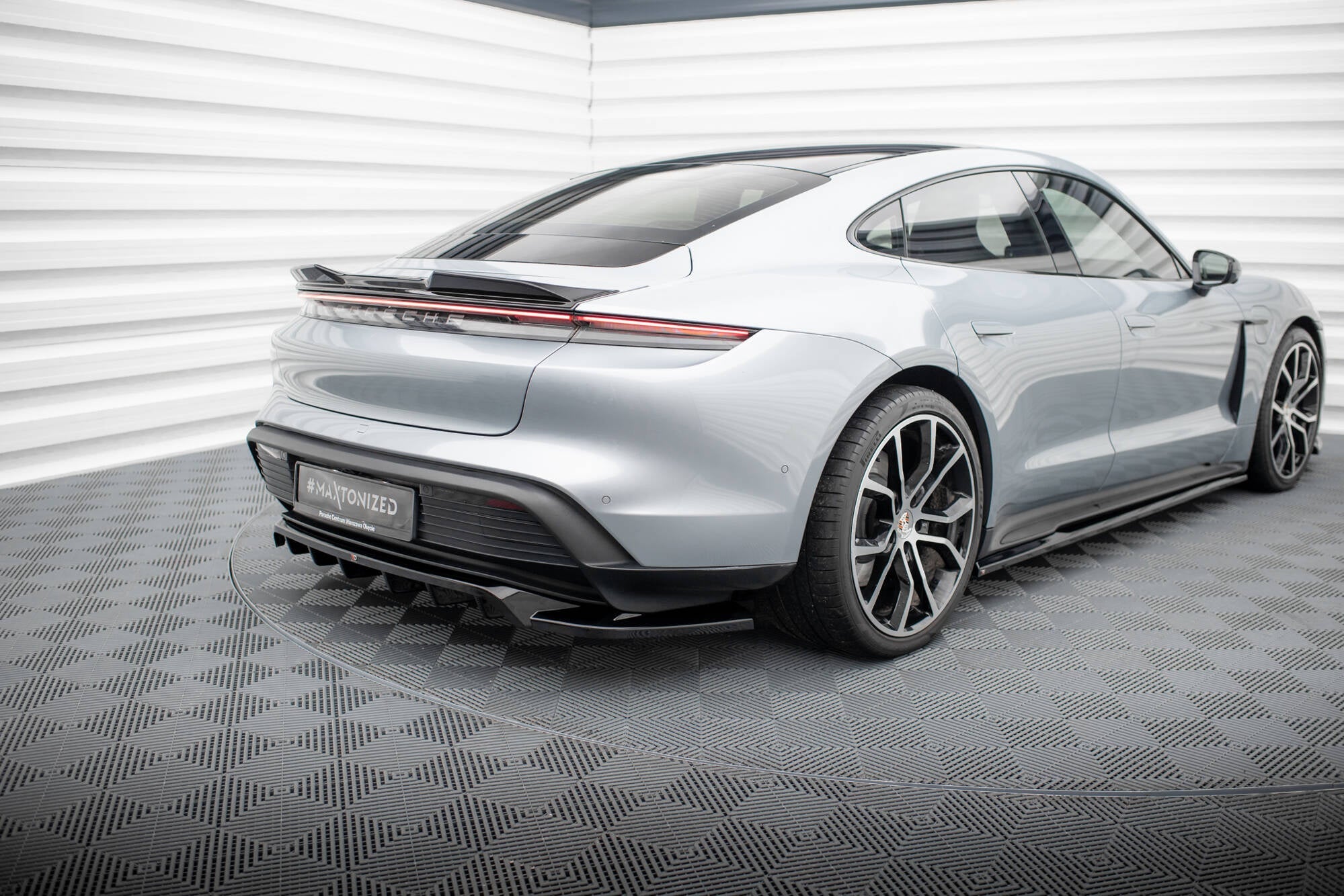 Prelungire splitter bara spate Porsche Taycan Taycan 4 Taycan 4S Taycan GTS Mk1 2019- v1 - Maxton Design