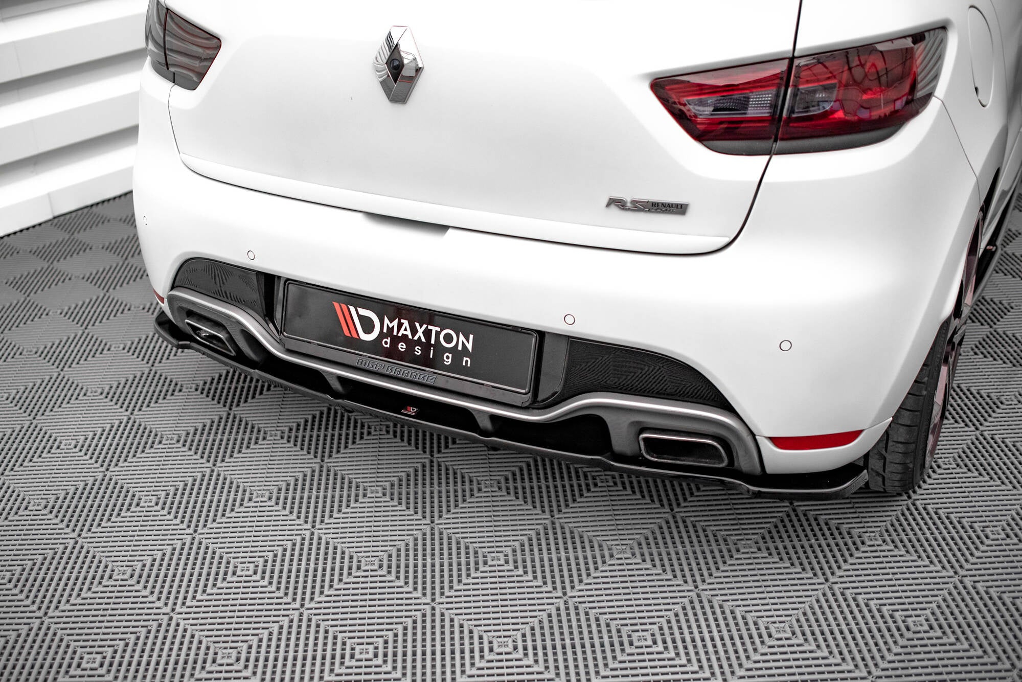 Prelungire splitter bara spate Renault Clio RS Mk4 2013-2019 v4 - Maxton Design