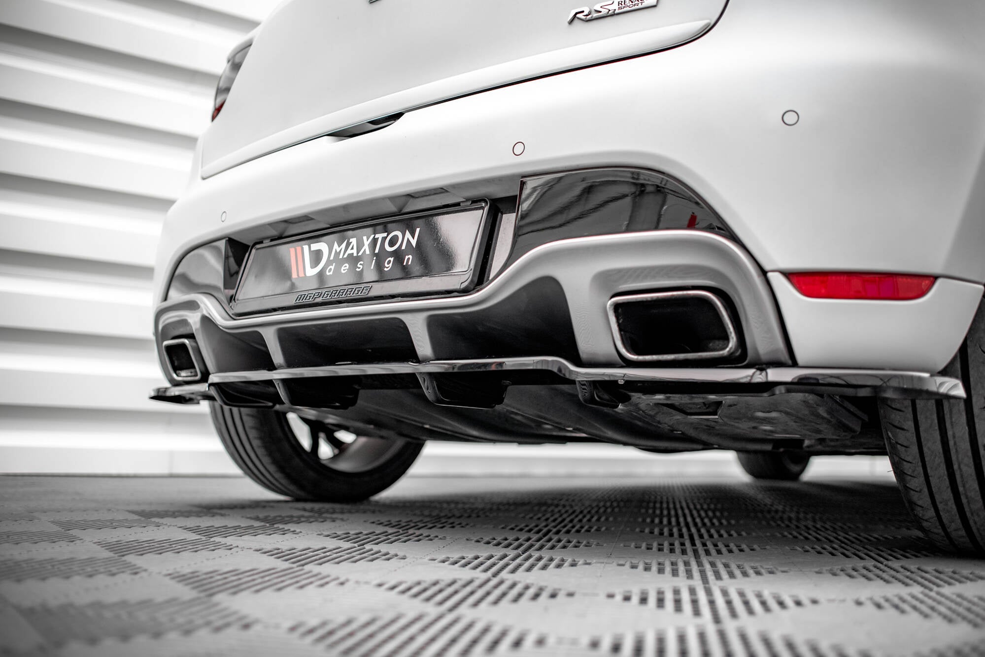 Prelungire splitter bara spate Renault Clio RS Mk4 2013-2019 v4 - Maxton Design