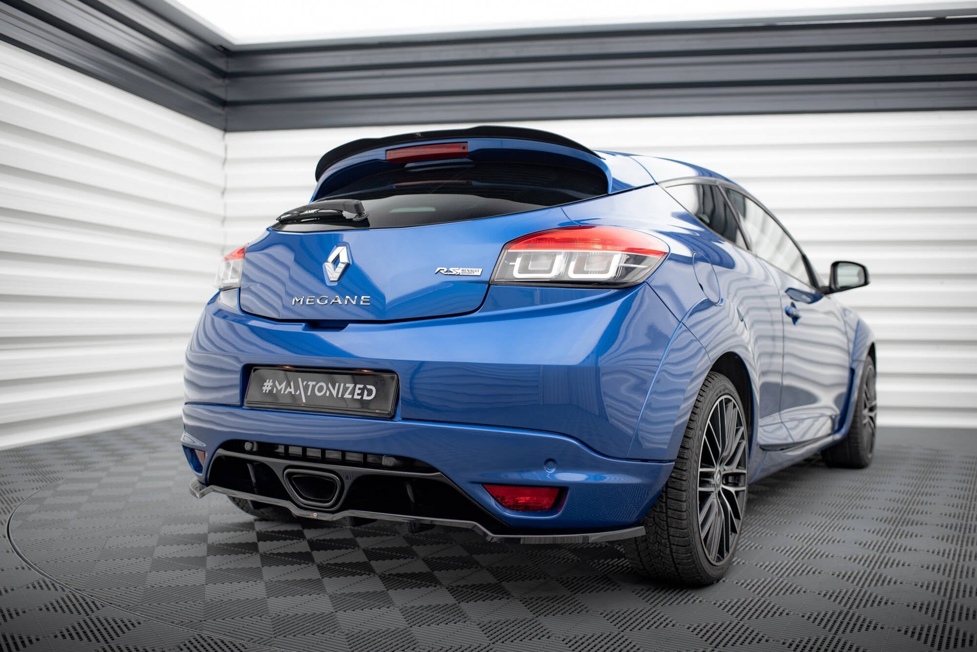 Prelungire splitter bara spate Renault Megane RS Mk3 2010-2015 v5 - Maxton Design