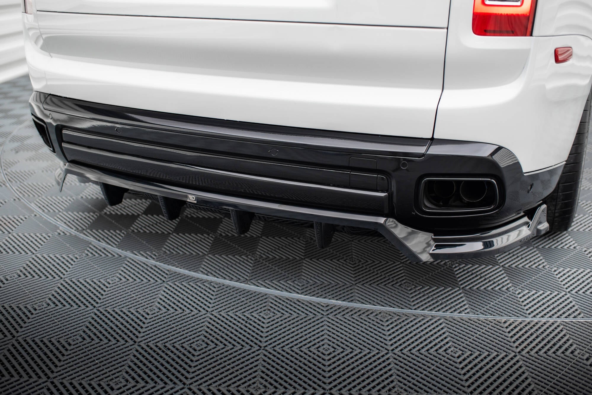 Prelungire splitter bara spate Rolls Royce Cullinan 2018- v1 - Maxton Design