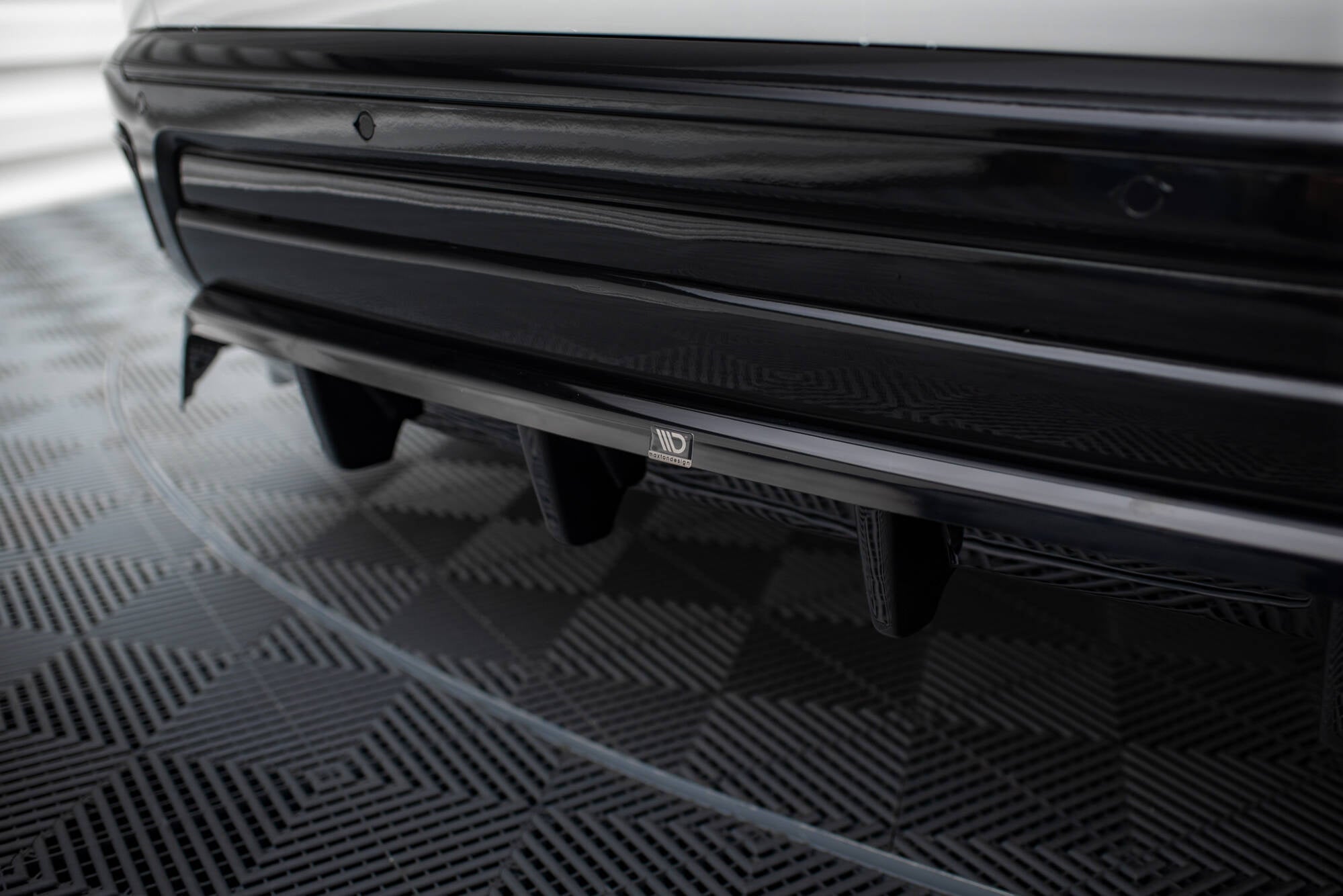 Prelungire splitter bara spate Rolls Royce Cullinan 2018- v1 - Maxton Design