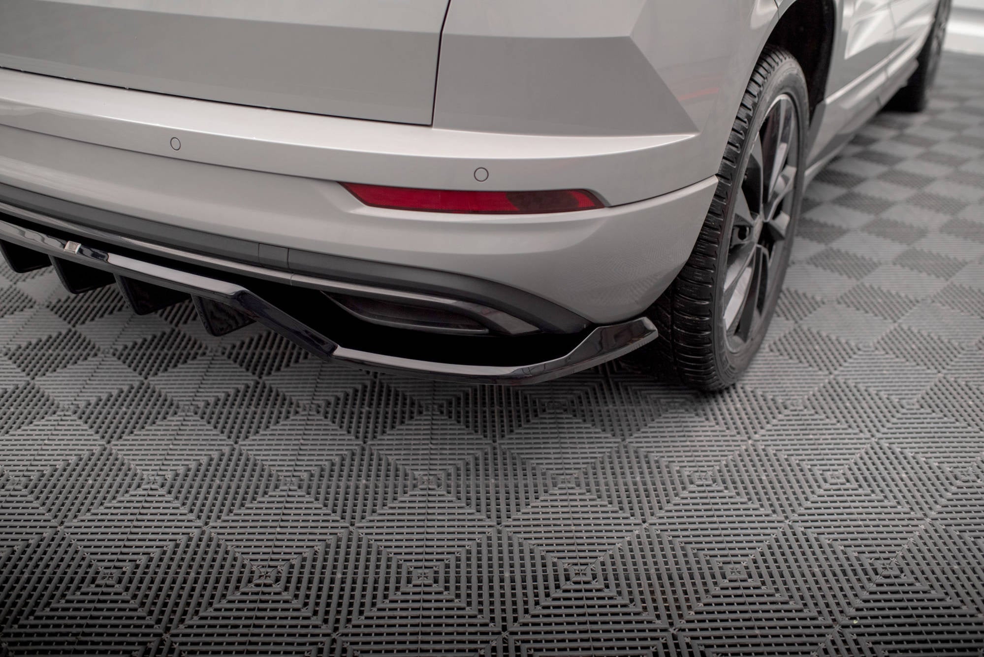 Prelungire splitter bara spate Skoda Karoq Sportline Mk1 Facelift 2021- v2 - Maxton Design