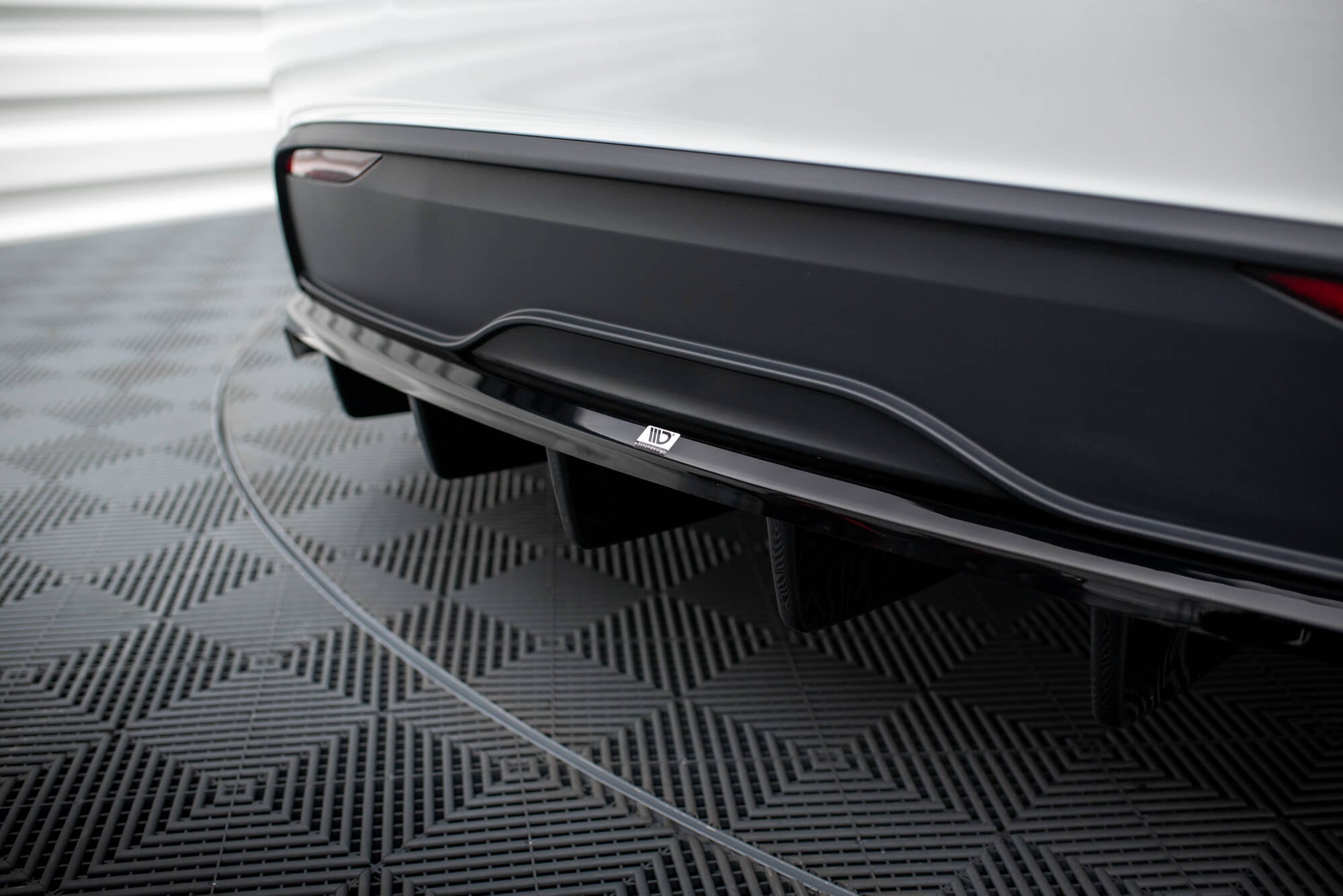 Prelungire splitter bara spate Tesla Model X Mk1 Facelift 2021- v4 - Maxton Design