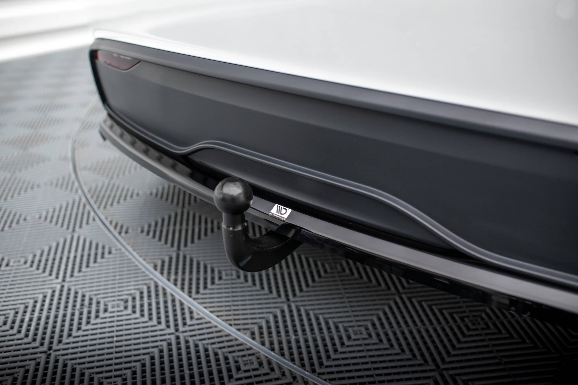 Prelungire splitter bara spate Tesla Model X Mk1 Facelift 2021- v4 - Maxton Design