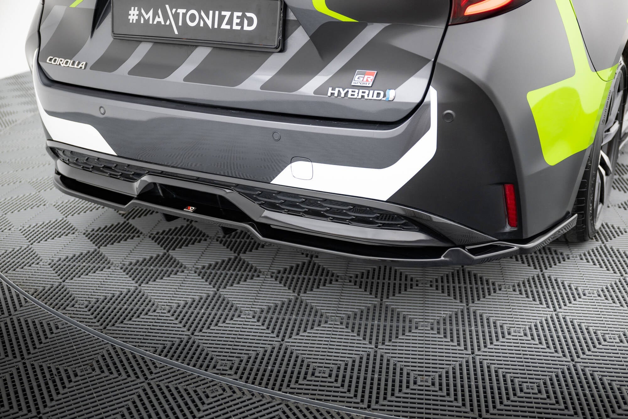 Prelungire splitter bara spate Toyota Corolla GR Sport Touring Sports XII 2019-2023 v9 - Maxton Design