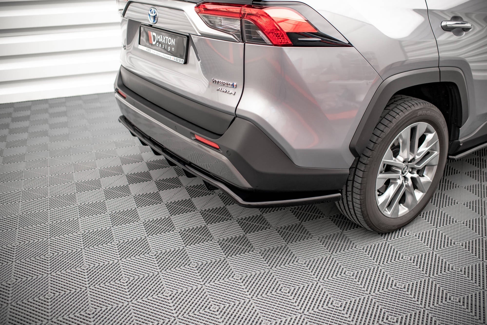Prelungire splitter bara spate Toyota RAV4 Mk5 2019-v1 - Maxton Design