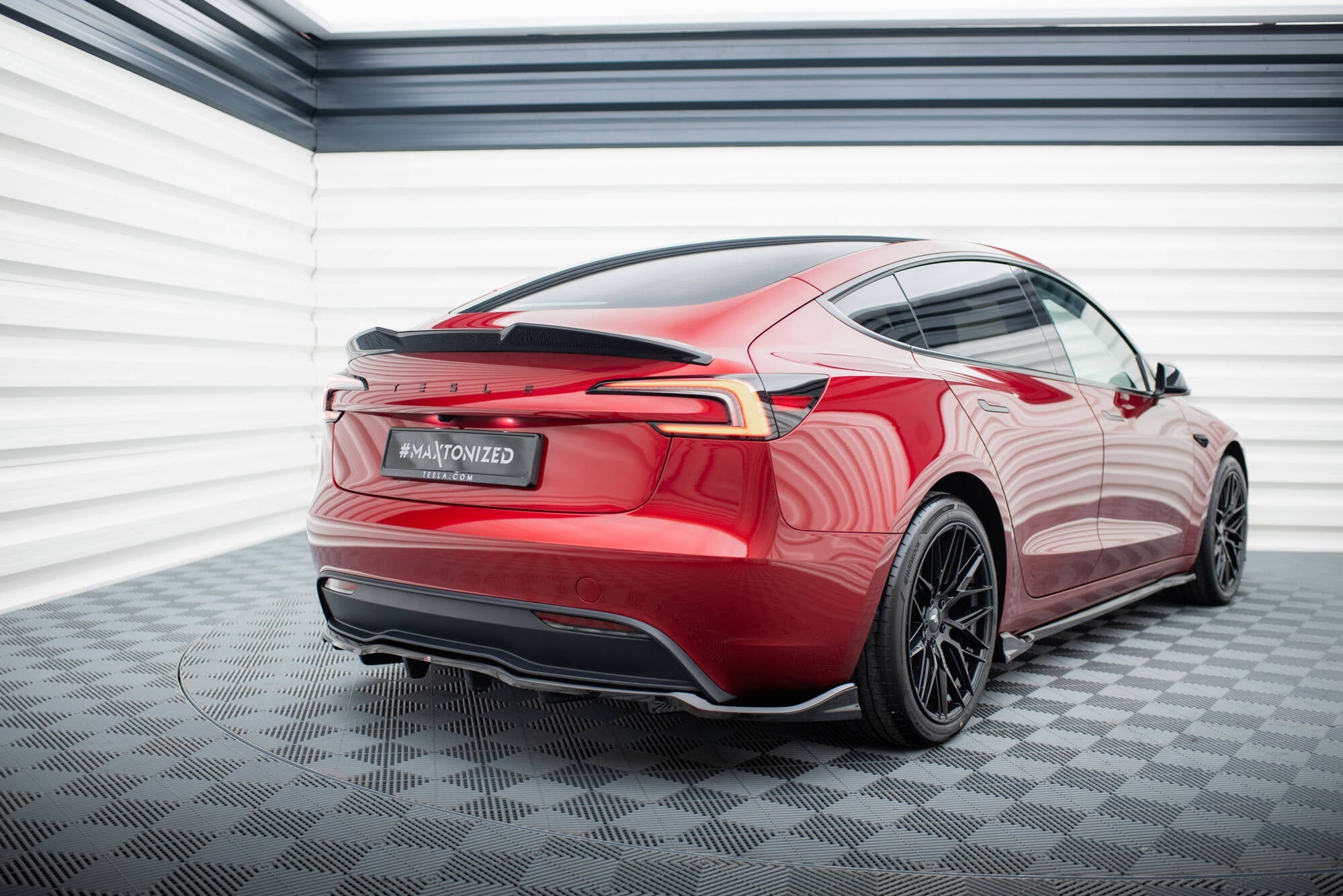 Prelungire splitter bara spate Tesla Model 3 Project Highland Facelift 2023- v6 - Maxton Design
