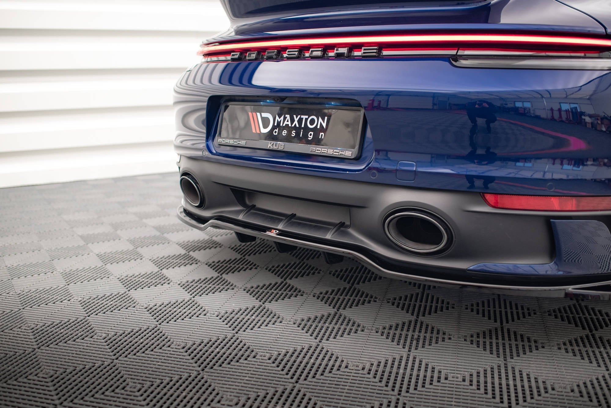 Prelungire splitter bara spate Porsche 911 Carrera Aero 992 2019- v3 - Maxton Design