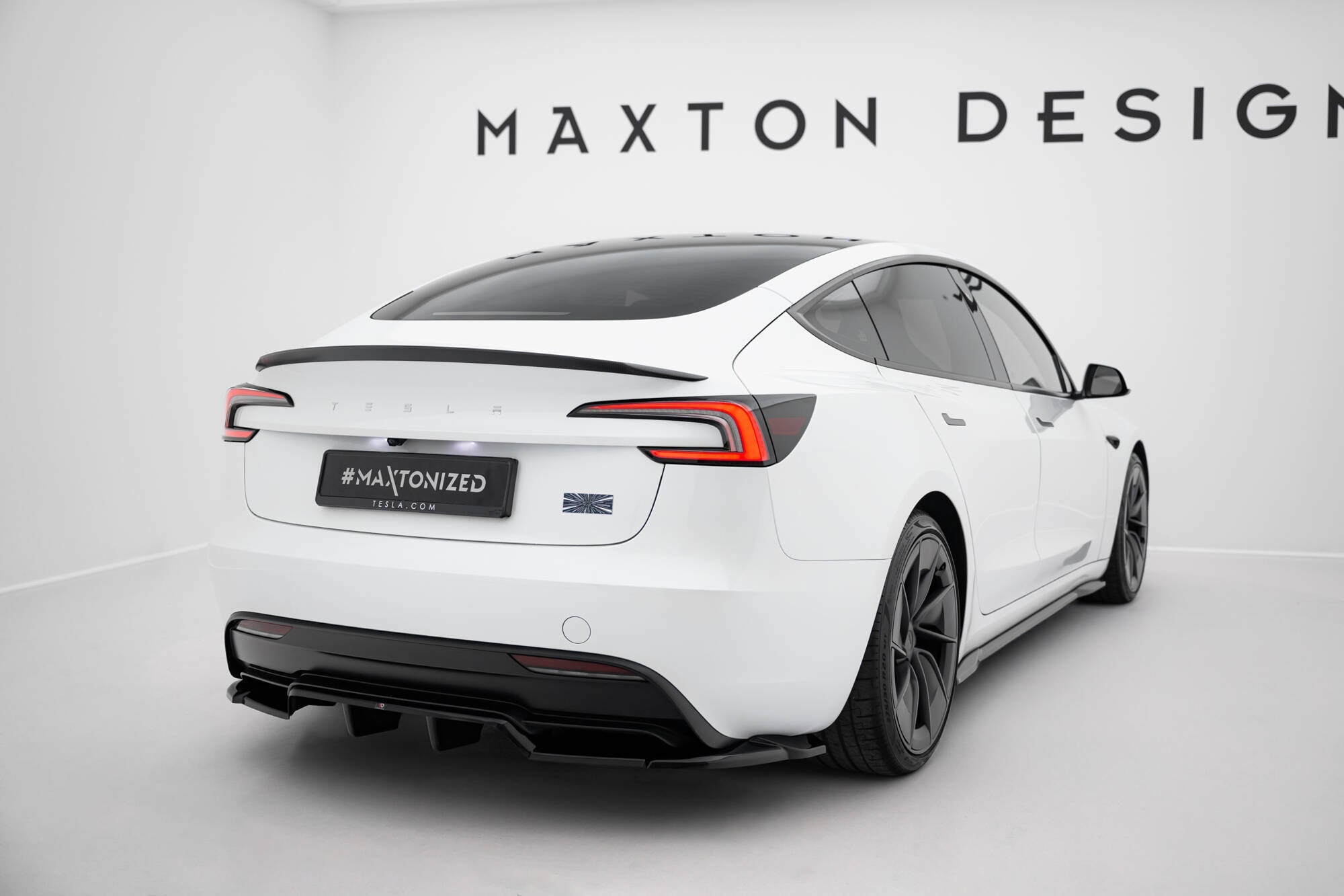 Prelungire splitter bara spate Tesla Model 3 Performance Mk1 Facelift 2023- v8 - Maxton Design