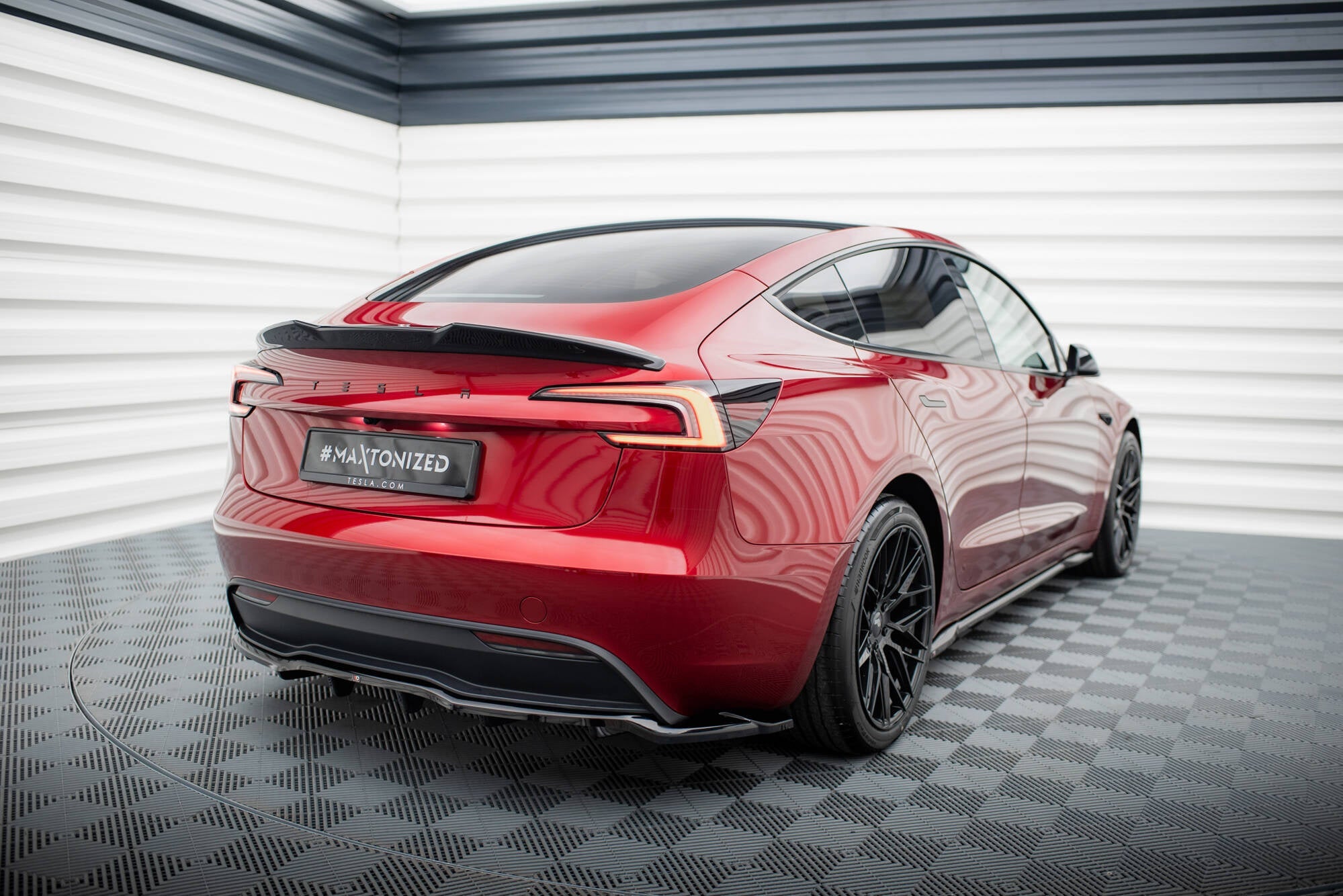 Prelungire splitter bara spate Tesla Model 3 Project Highland Facelift 2023- v5 - Maxton Design