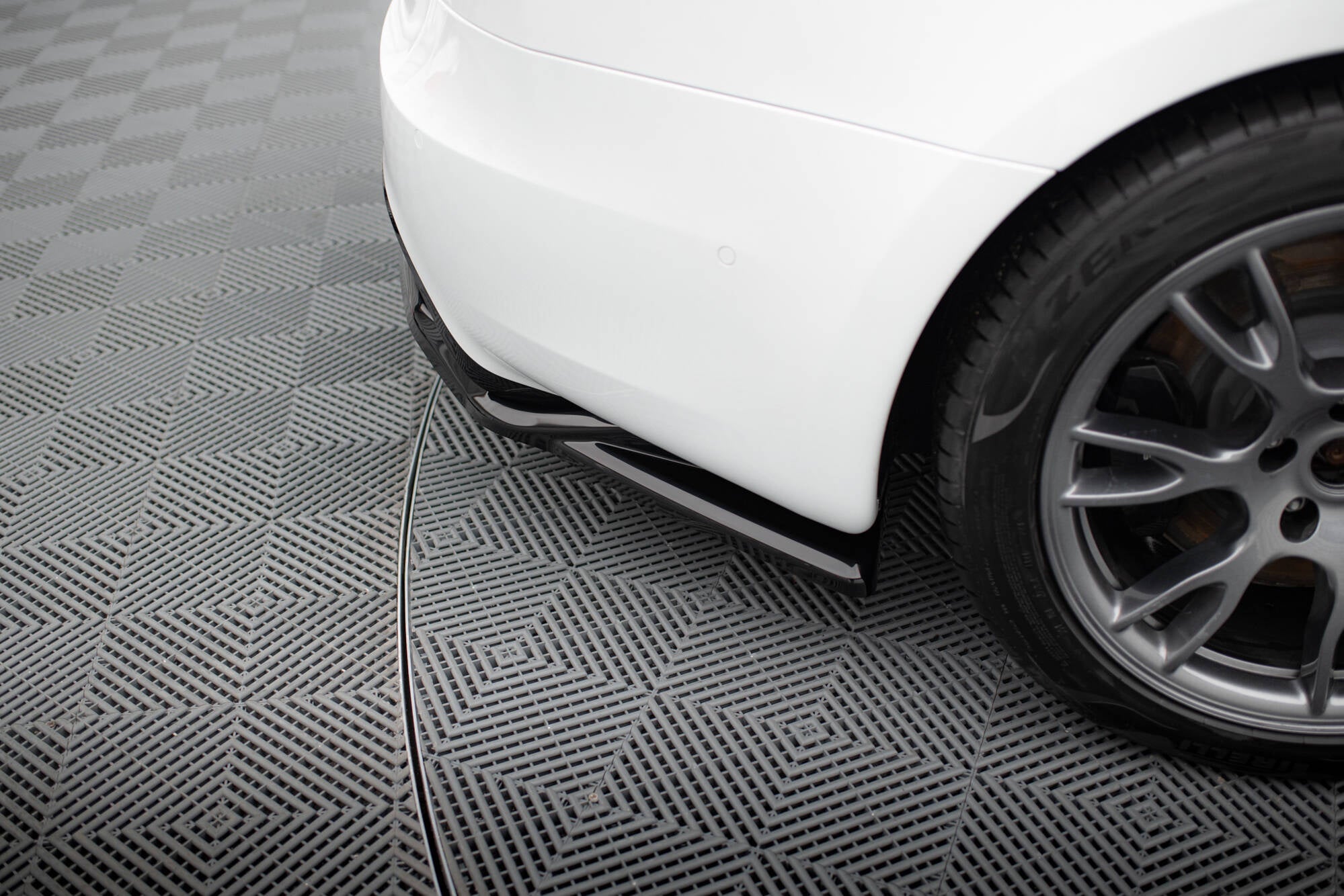 Prelungire splitter bara spate Tesla Model S Plaid Mk1 Facelift 2021- v4 - Maxton Design