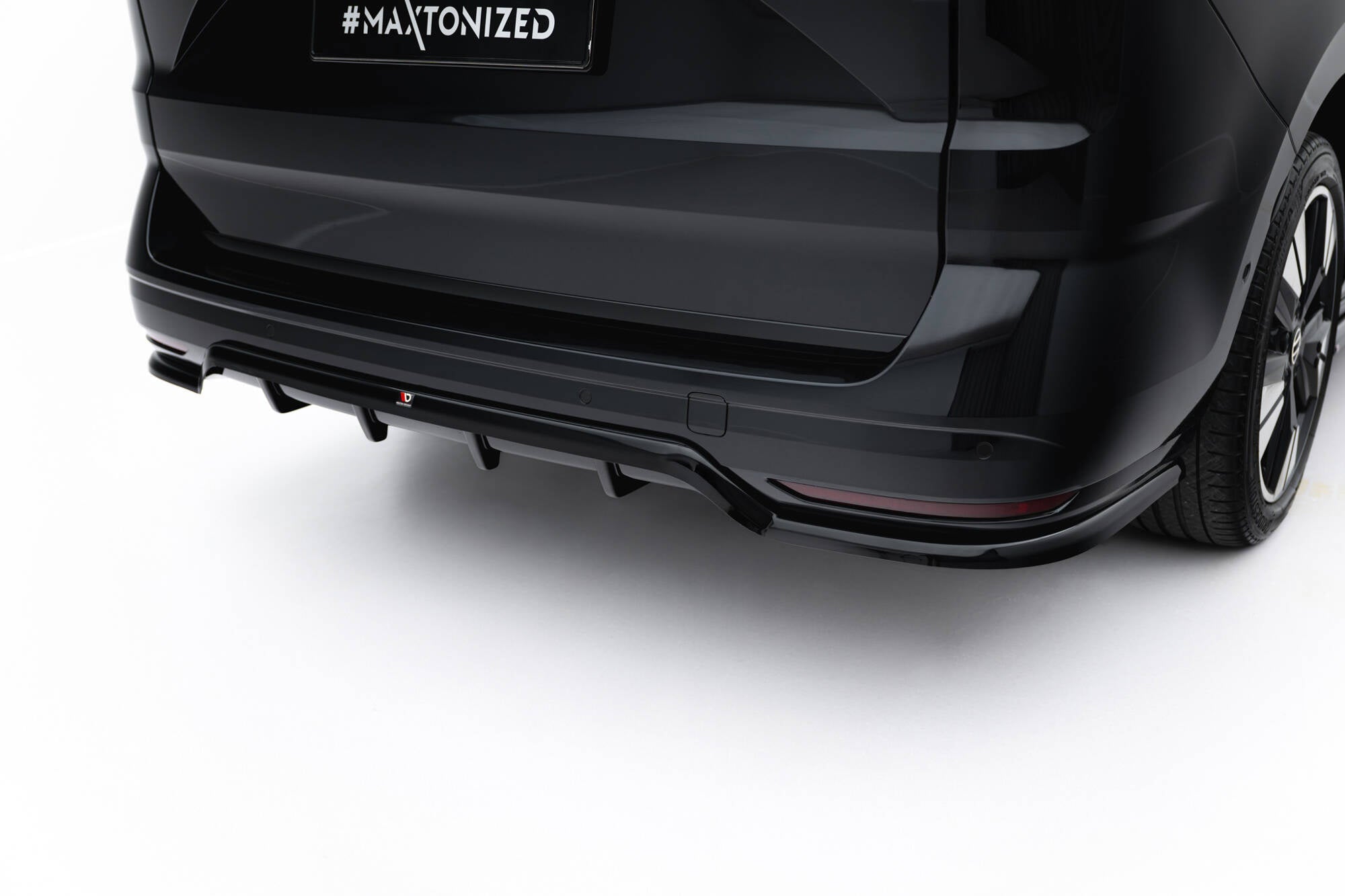 Prelungire splitter bara spate Volkswagen Multivan Long T7 2021- v2 - Maxton Design
