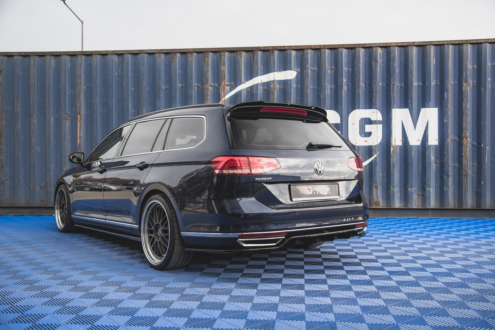 Prelungire splitter bara spate Volkswagen Passat B8 2014- v6 - Maxton Design