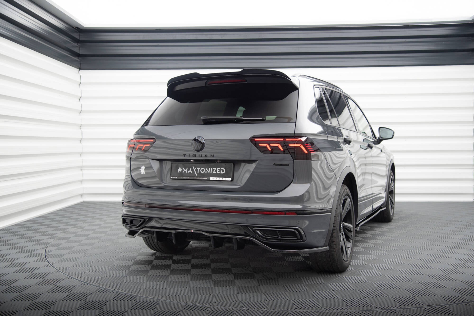 Prelungire splitter bara spate Volkswagen Tiguan R-Line Mk2 Facelift 2020- v6 - Maxton Design