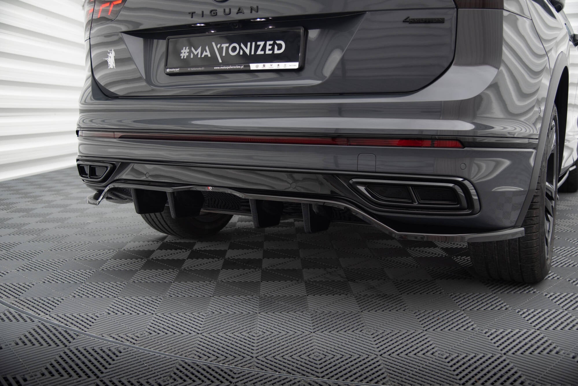 Prelungire splitter bara spate Volkswagen Tiguan R-Line Mk2 Facelift 2020- v6 - Maxton Design