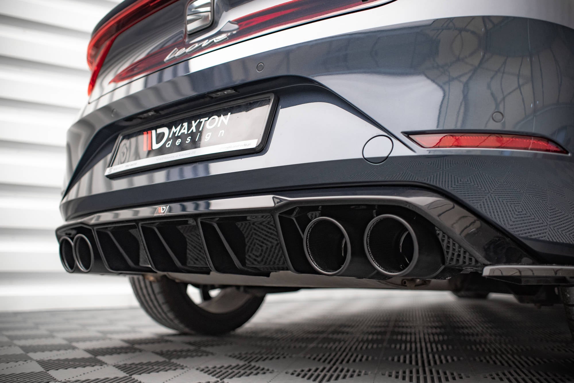 Prelungire difuzor bara spate si imitatii evacuare finala Seat Leon FR Hatchback Mk4 2020- v26 - Maxton Design