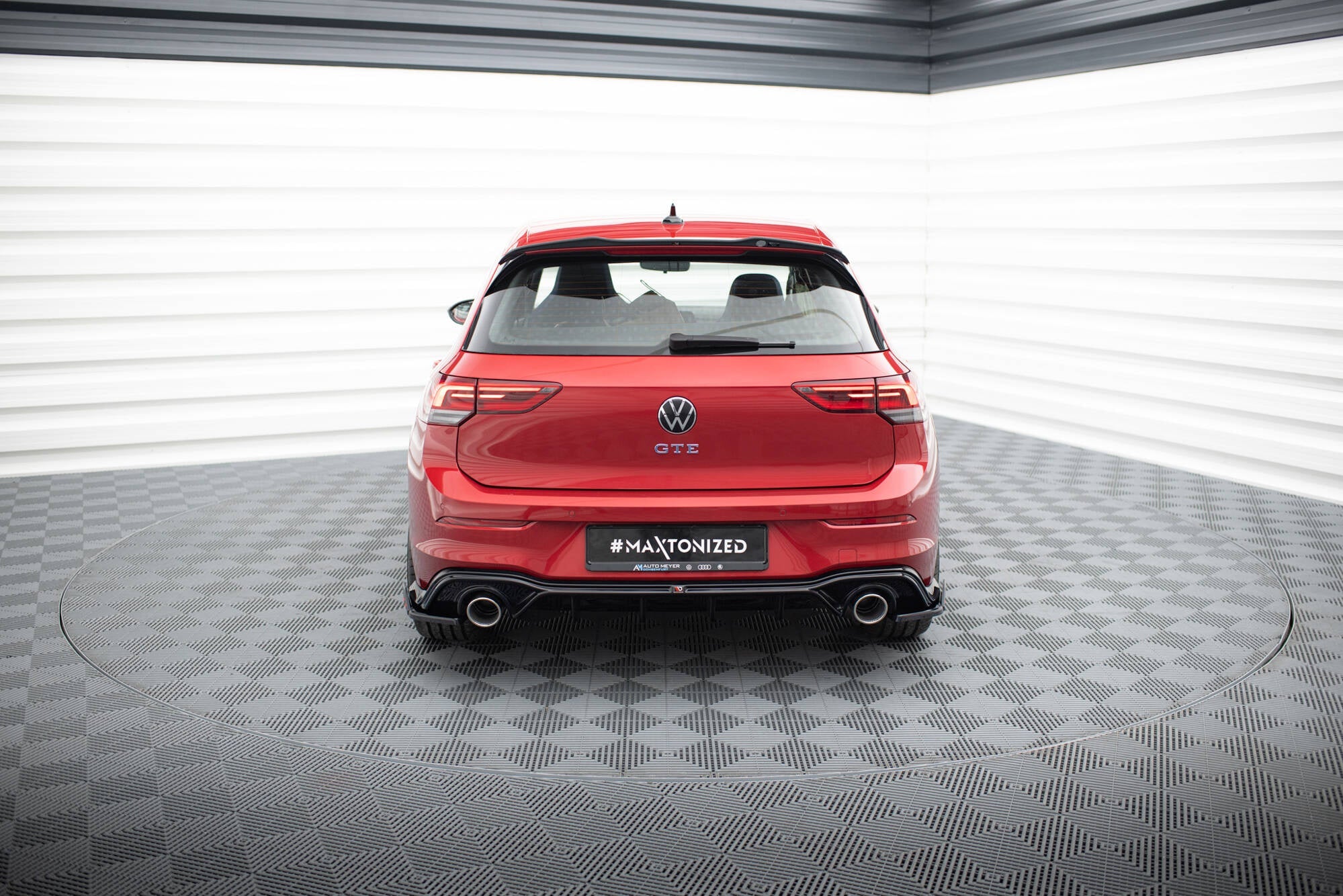 Prelungire difuzor bara spate plus imitatii evacuare finala Volkswagen Golf Mk8 GTE 2019- v45 - Maxton Design