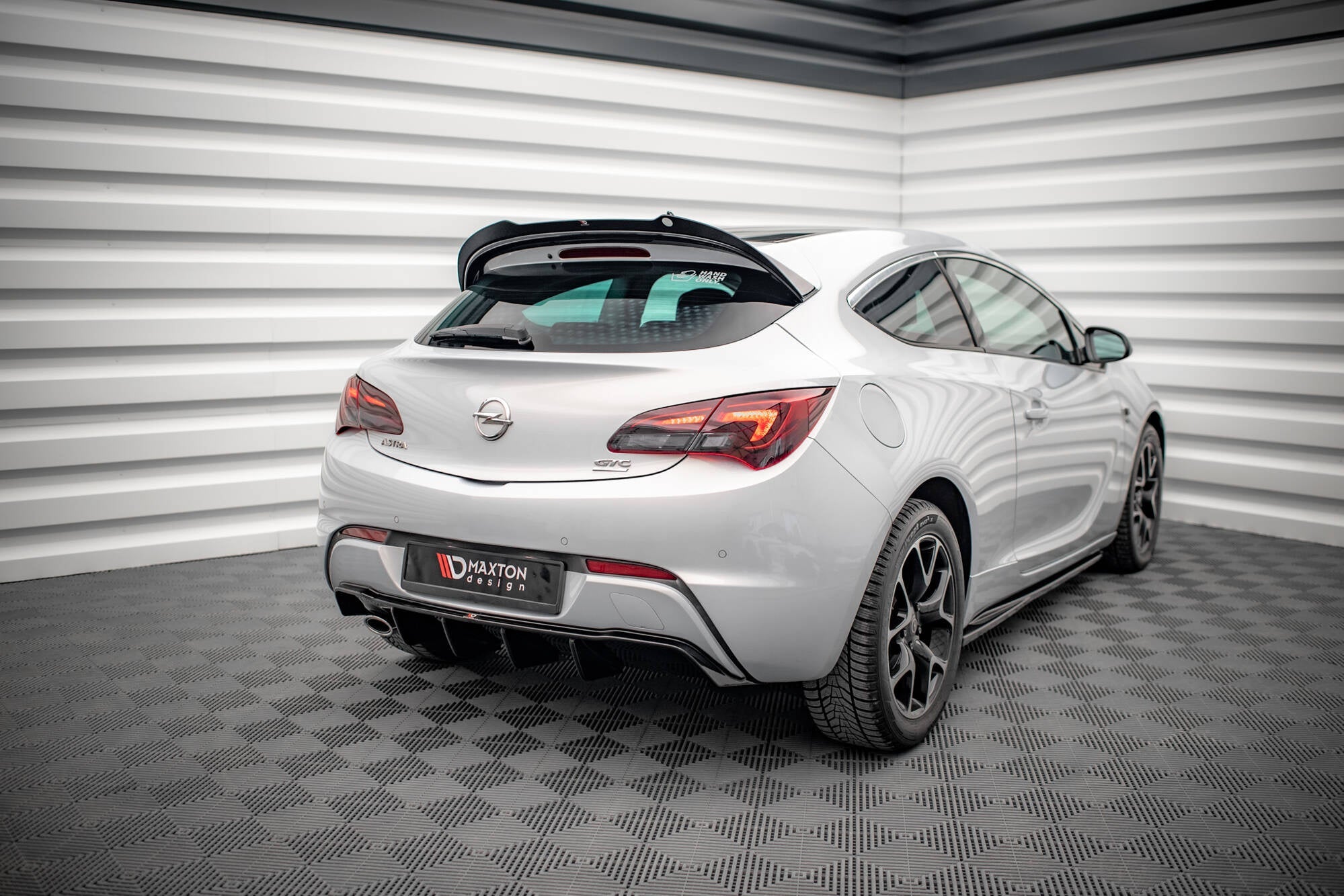 Prelungire difuzor bara spate Opel Astra GTC OPC-Line J 2011-2018 v9 - Maxton Design