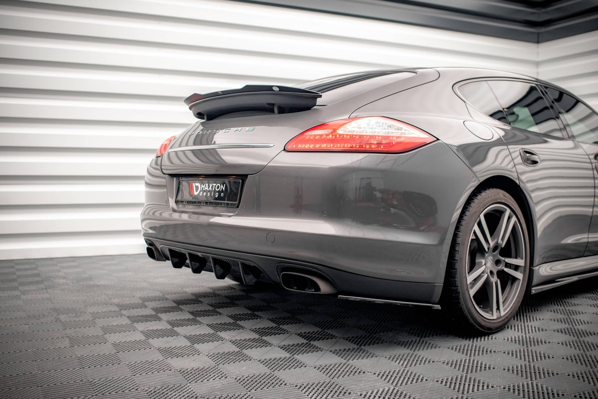 Prelungire difuzor bara spate Panamera / Panamera Diesel 970 2009-2013 v4 - Maxton Design