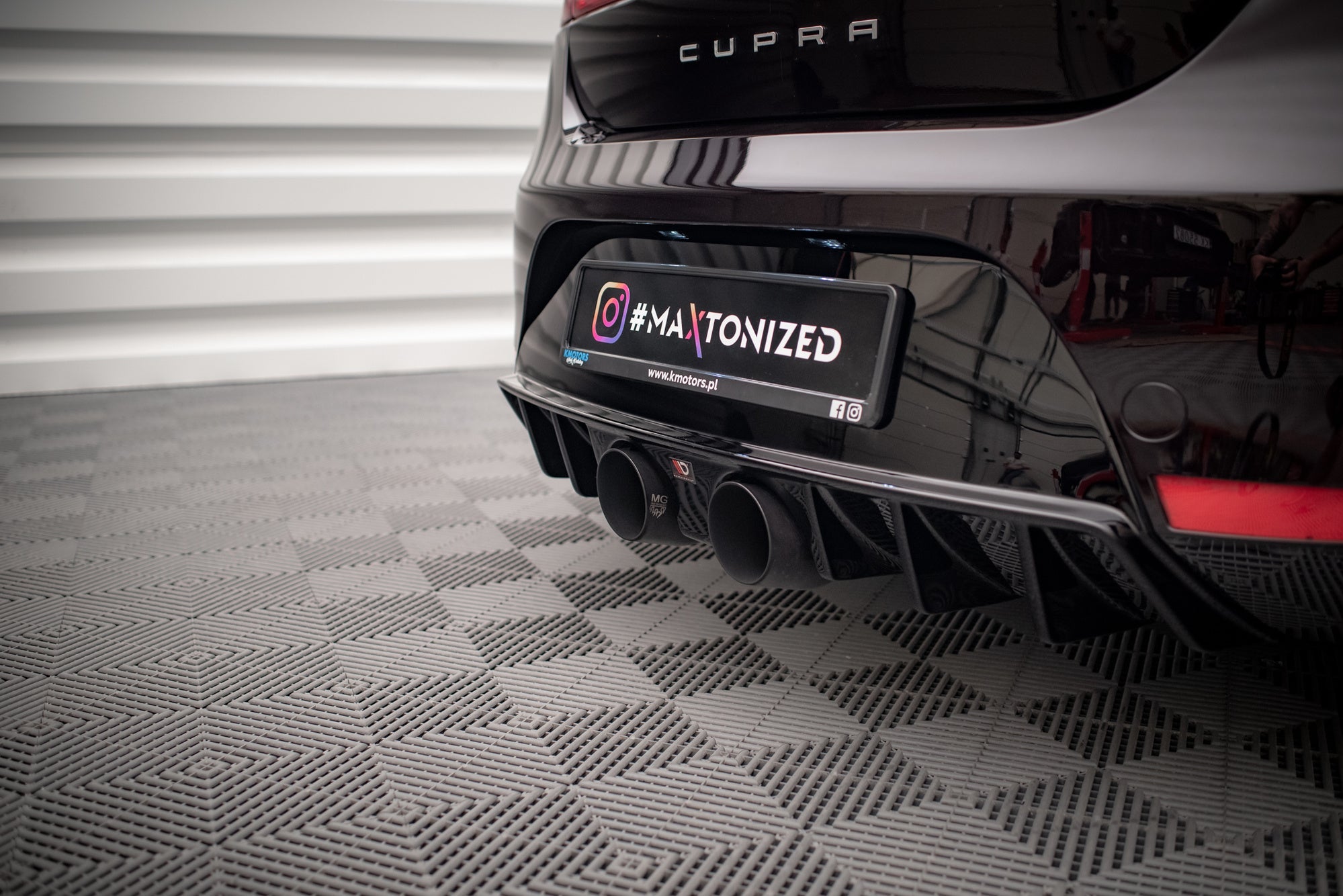 Prelungire difuzor bara spate Seat Leon 2 1P 1P1 Cupra FR Facelift 2009-2012 v3 - Maxton Design