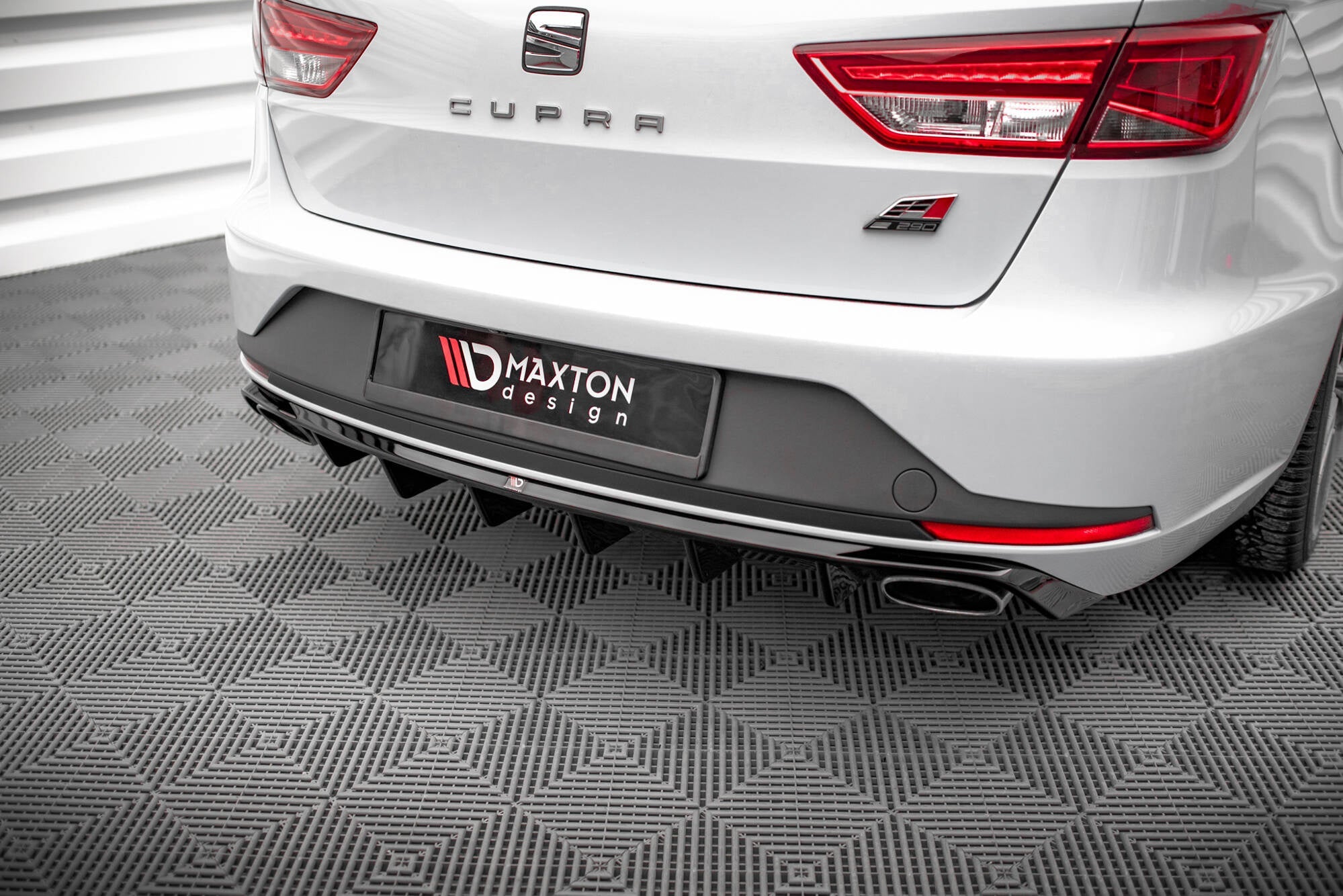 Prelungire difuzor bara spate Leon Cupra Sportstourer Mk3 2012-2016 v32 - Maxton Design