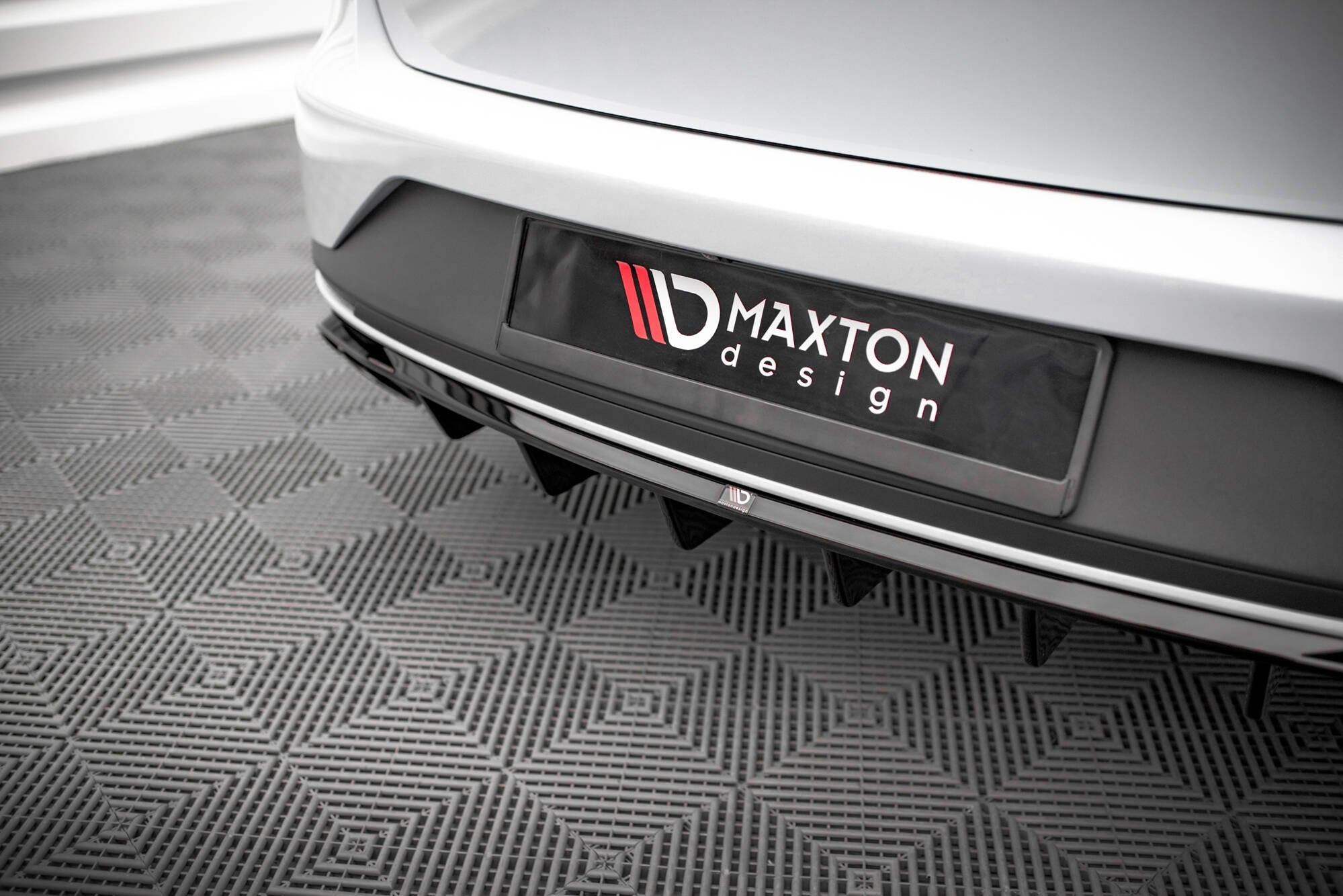 Prelungire difuzor bara spate Leon Cupra Sportstourer Mk3 2012-2016 v32 - Maxton Design