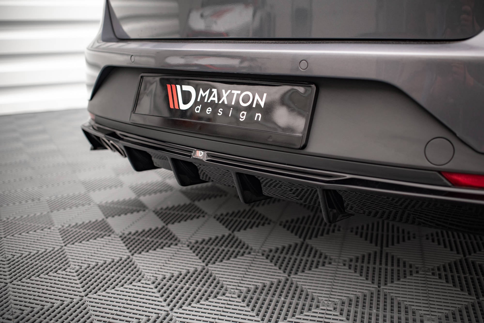 Prelungire difuzor bara spate Seat Leon FR Sportstourer Mk3 2012-2016 v24 - Maxton Design