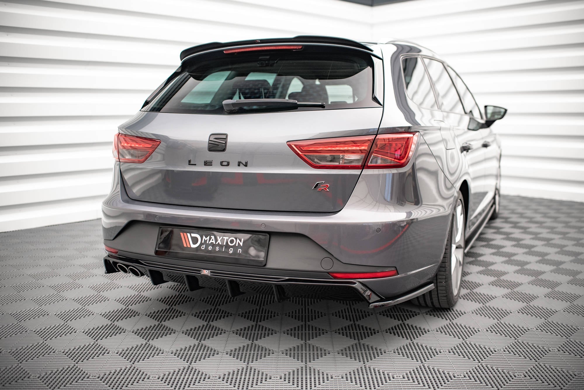 Prelungire difuzor bara spate Seat Leon FR Sportstourer Mk3 2012-2016 v24 - Maxton Design
