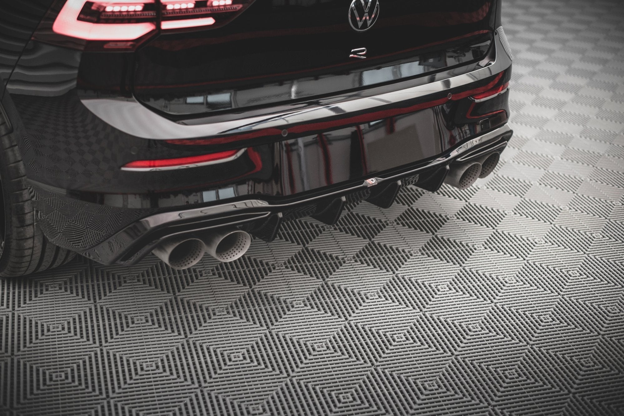 Prelungire difuzor bara spate Volkswagen Golf R Mk8 2020- v35 - Maxton Design