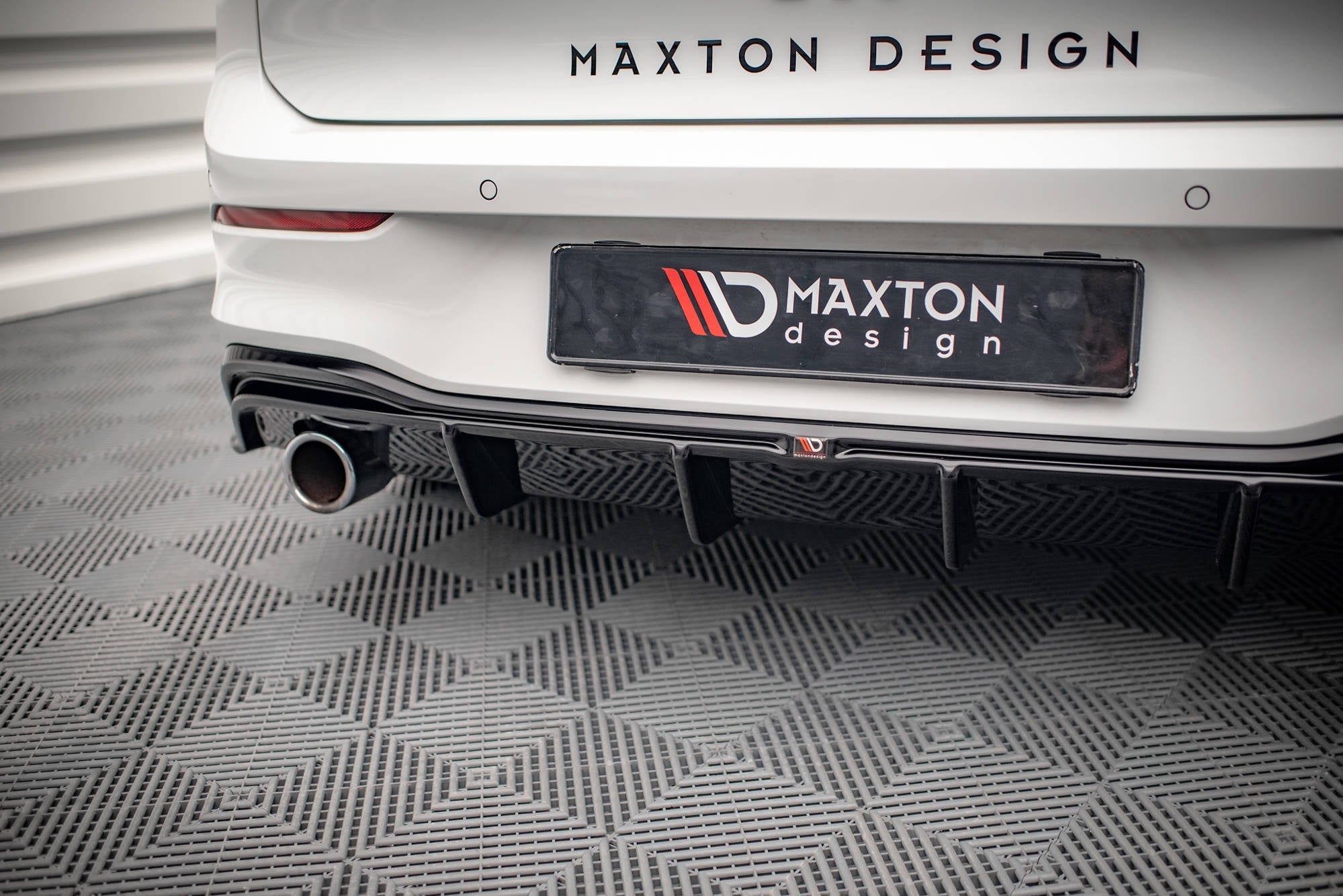 Prelungire difuzor bara spate Volkswagen Golf 8 GTI 2020- v39 - Maxton Design