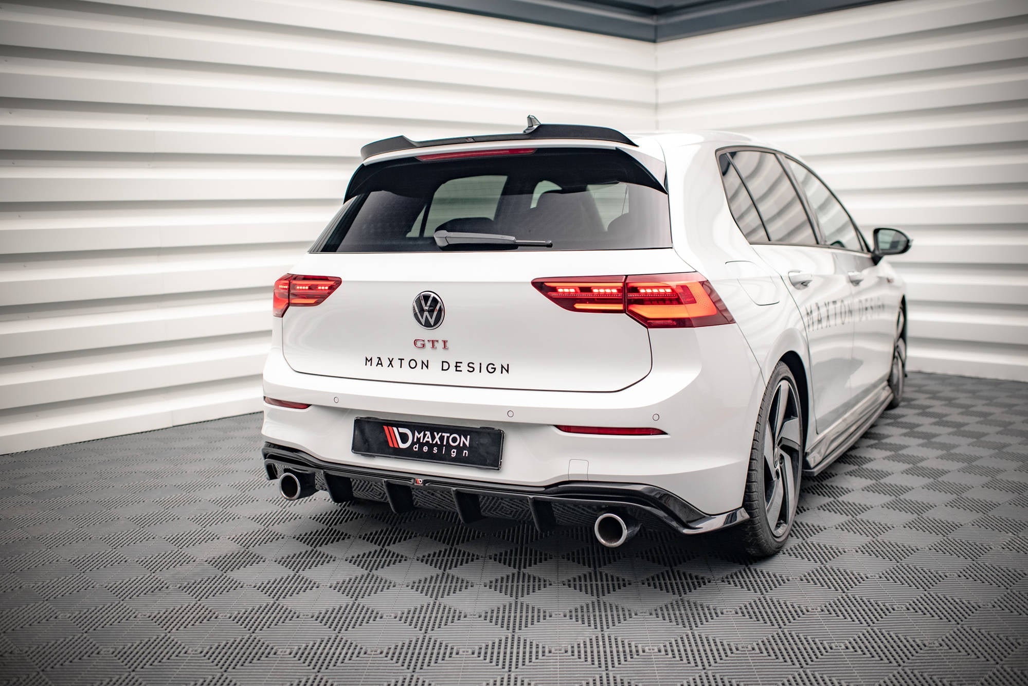 Prelungire difuzor bara spate Volkswagen Golf 8 GTI 2020- v39 - Maxton Design