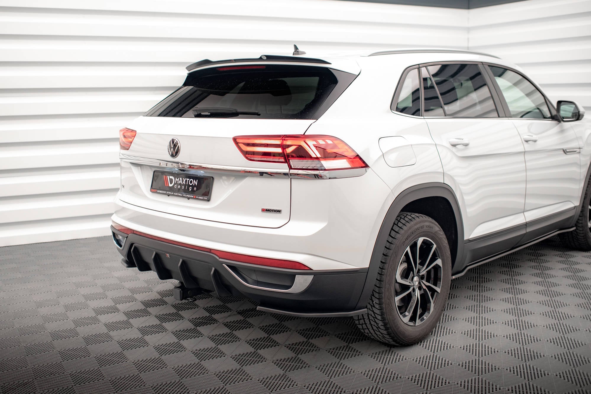Prelungire difuzor bara spate Volkswagen Atlas Cross Sport 2020- v1 - Maxton Design