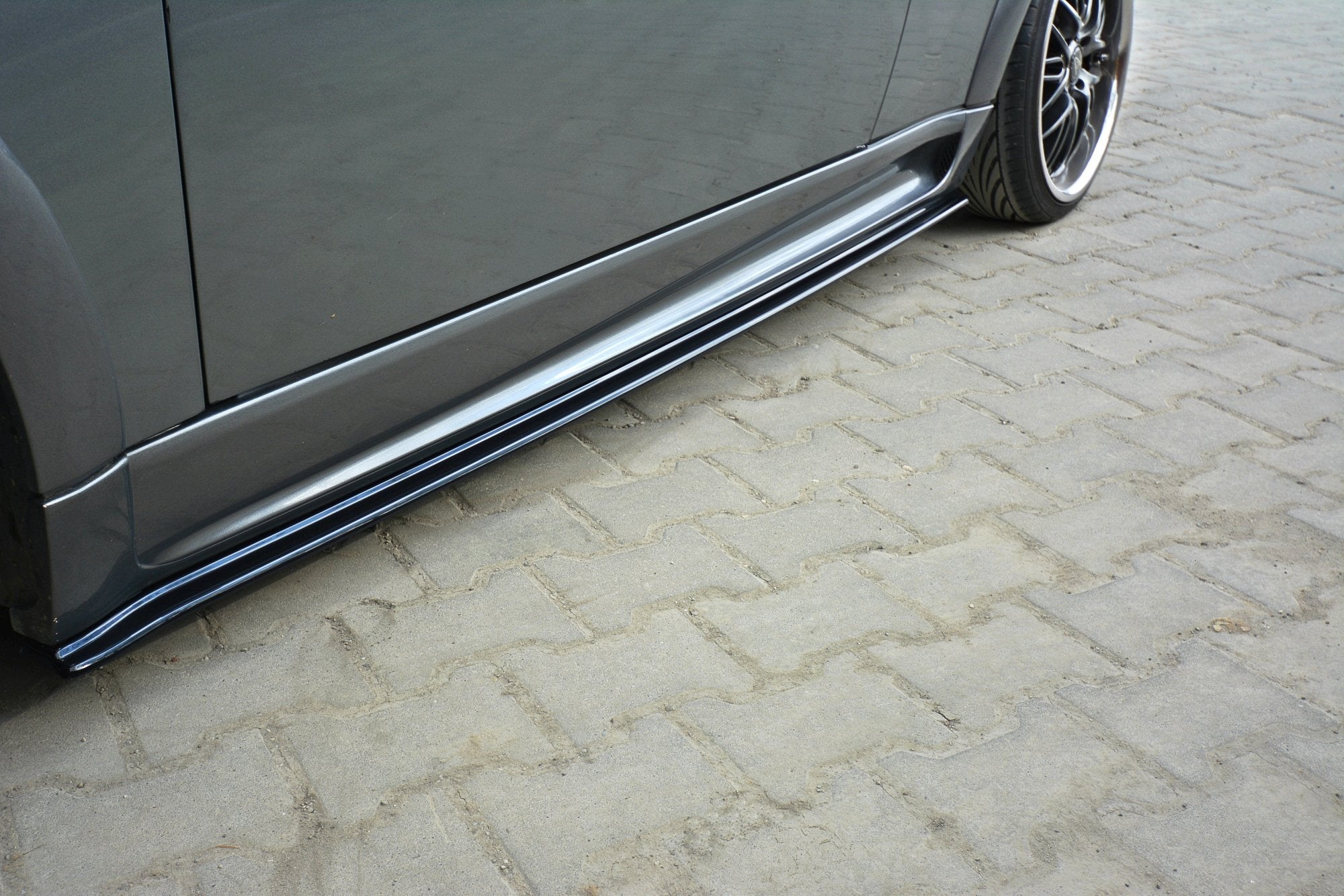 Praguri Mini Cooper R53 S JCW 2003-2006 v2 - Maxton Design
