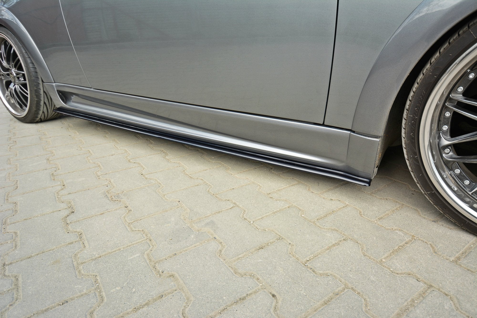 Praguri Mini Cooper R53 S JCW 2003-2006 v2 - Maxton Design