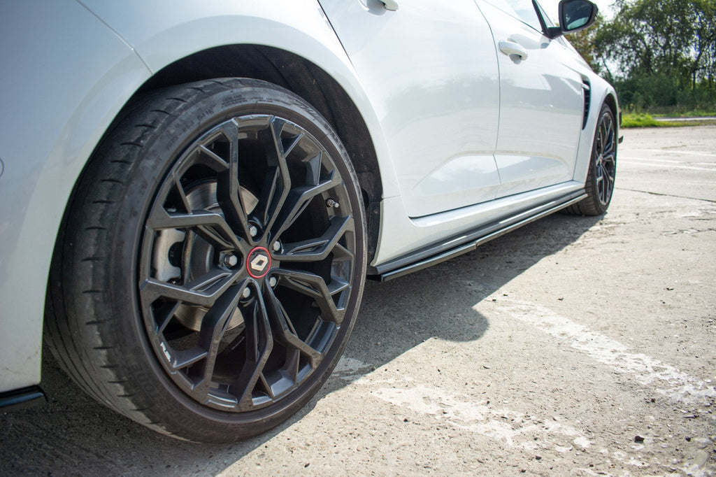 Praguri Renault Megane Mk4 RS 2018-v2 - Maxton Design