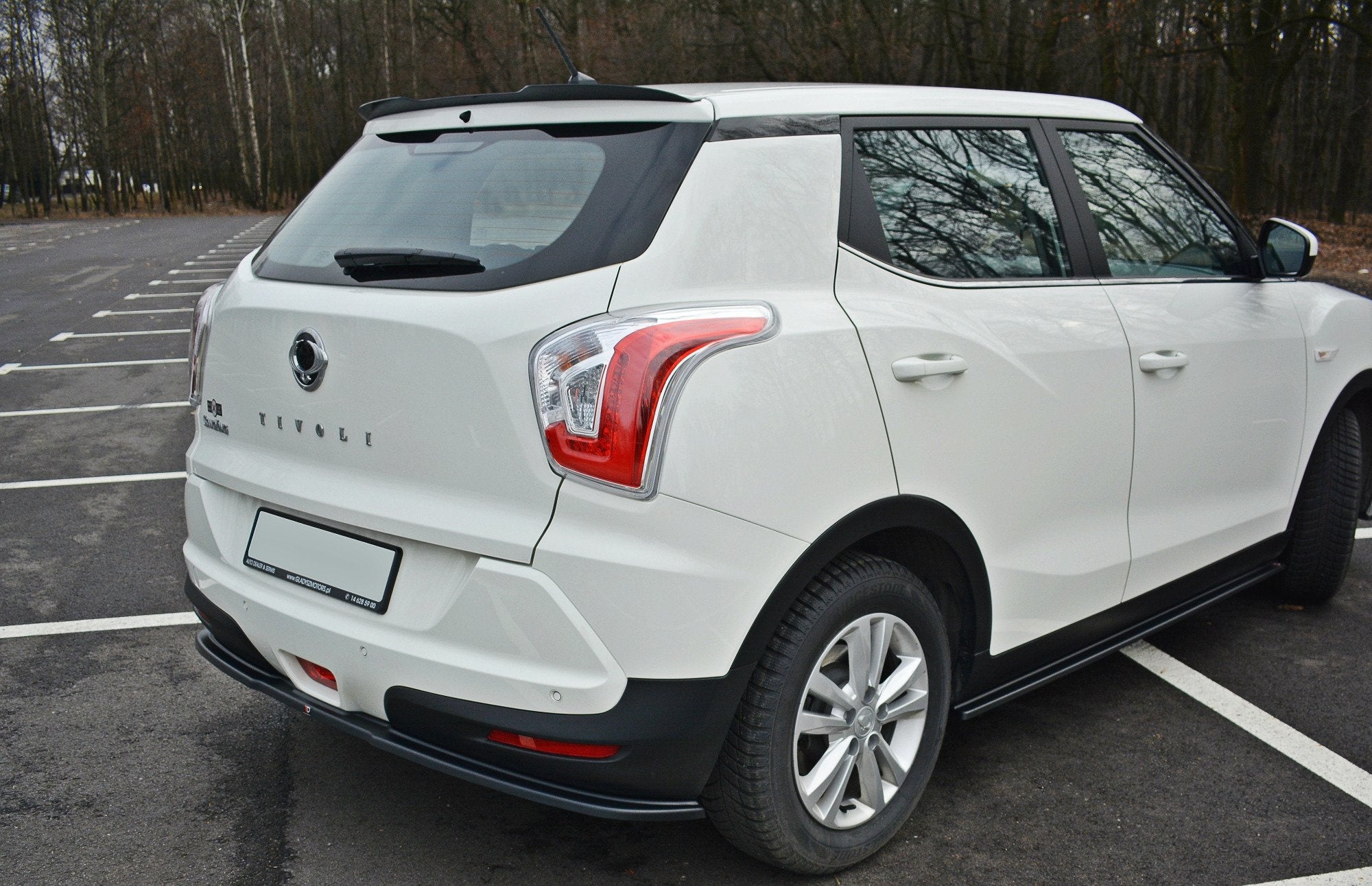 Eleron spoiler cap Ssang Yong Tivoli 2015- v1 - Maxton Design
