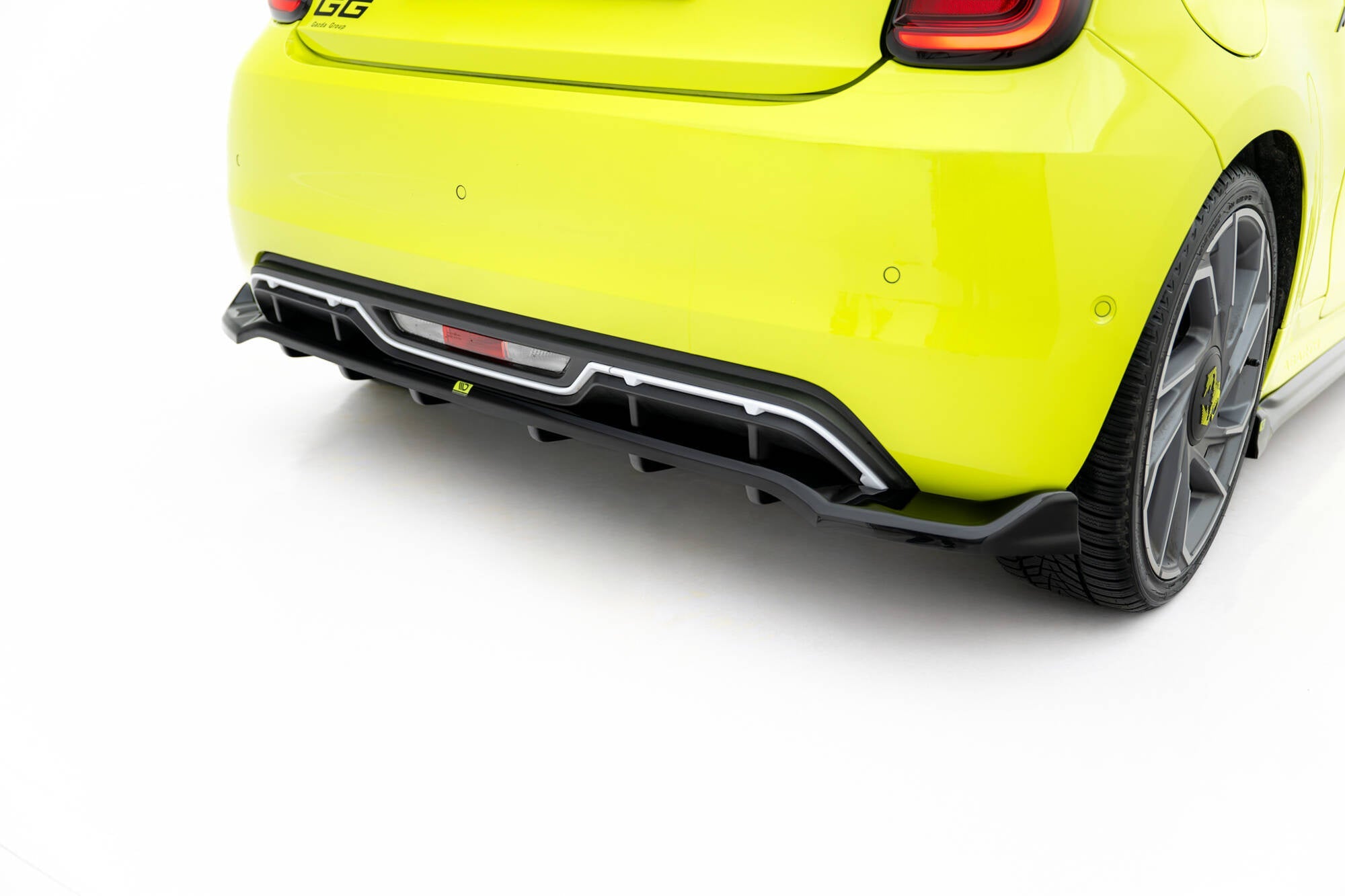 Pachet Set Splitter Exterior Prelungiri Body kit tuning Abarth 500e 2023- v1 - Maxton Design
