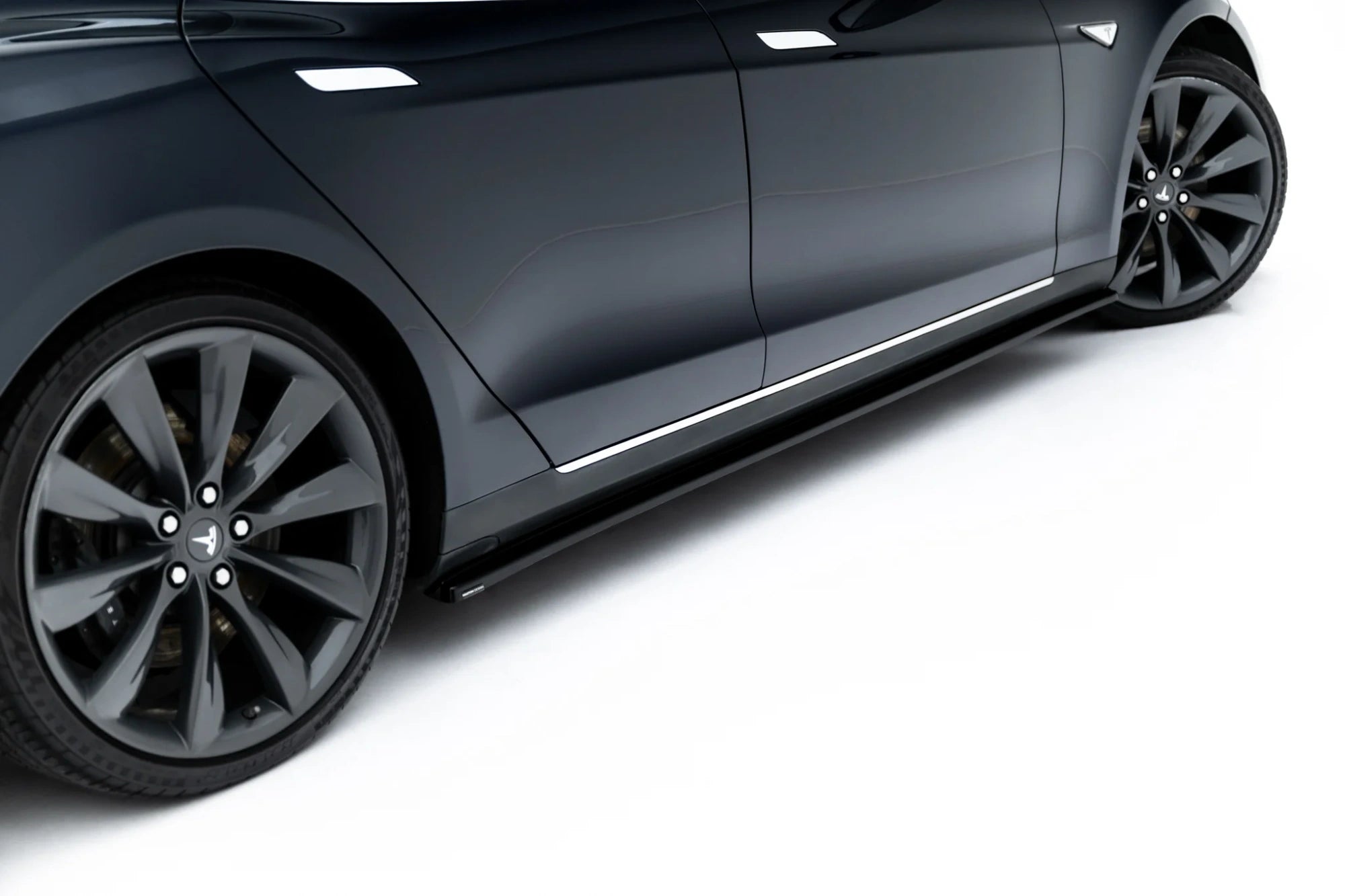 BODY KIT V.1 Tesla Model S Mk1 - Maxton Design