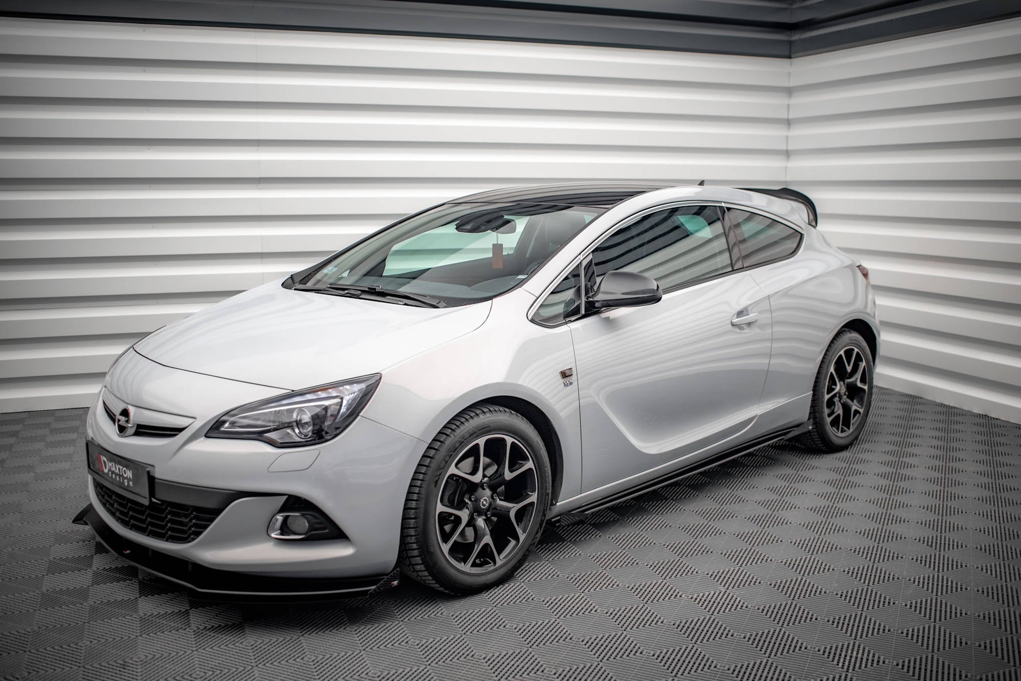 Flapsuri praguri Opel Astra GTC OPC-Line J 2011-2018 v7 - Maxton Design