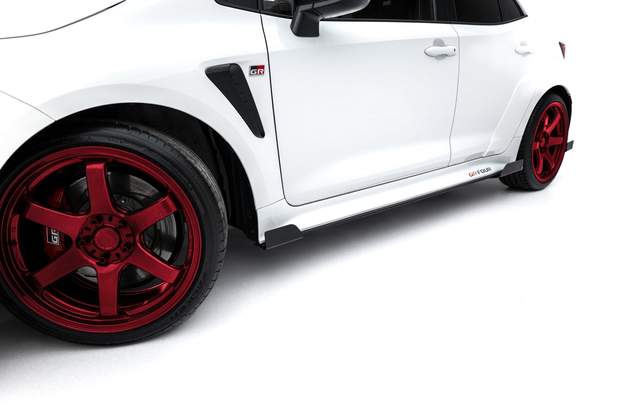 Flapsuri praguri Toyota GR Corolla Mk12 2022-2024 v1 - Maxton Design