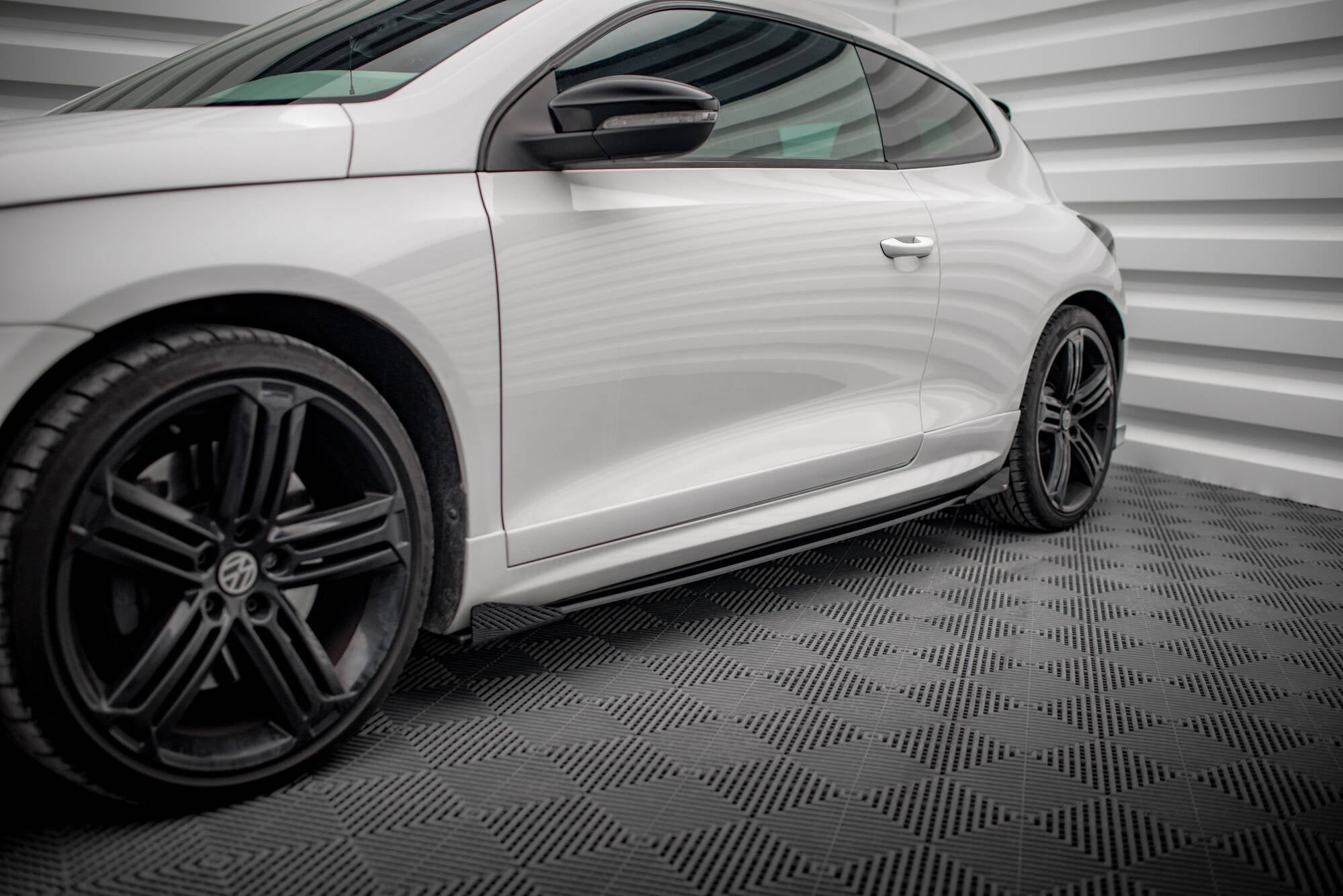 Flapsuri praguri Volkswagen Scirocco R Mk3 2008-2014 v1 - Maxton Design
