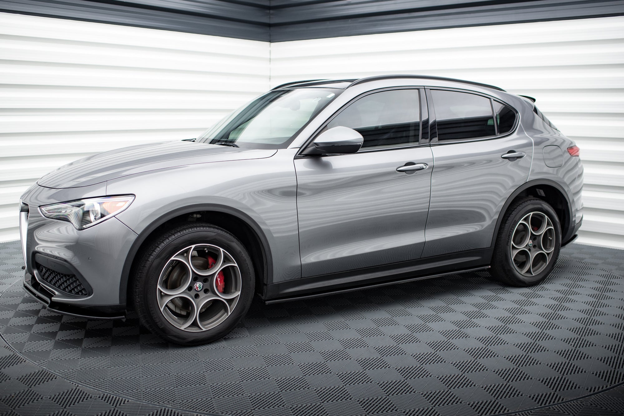 Praguri Alfa Romeo Stelvio 2016- v1 - Maxton Design